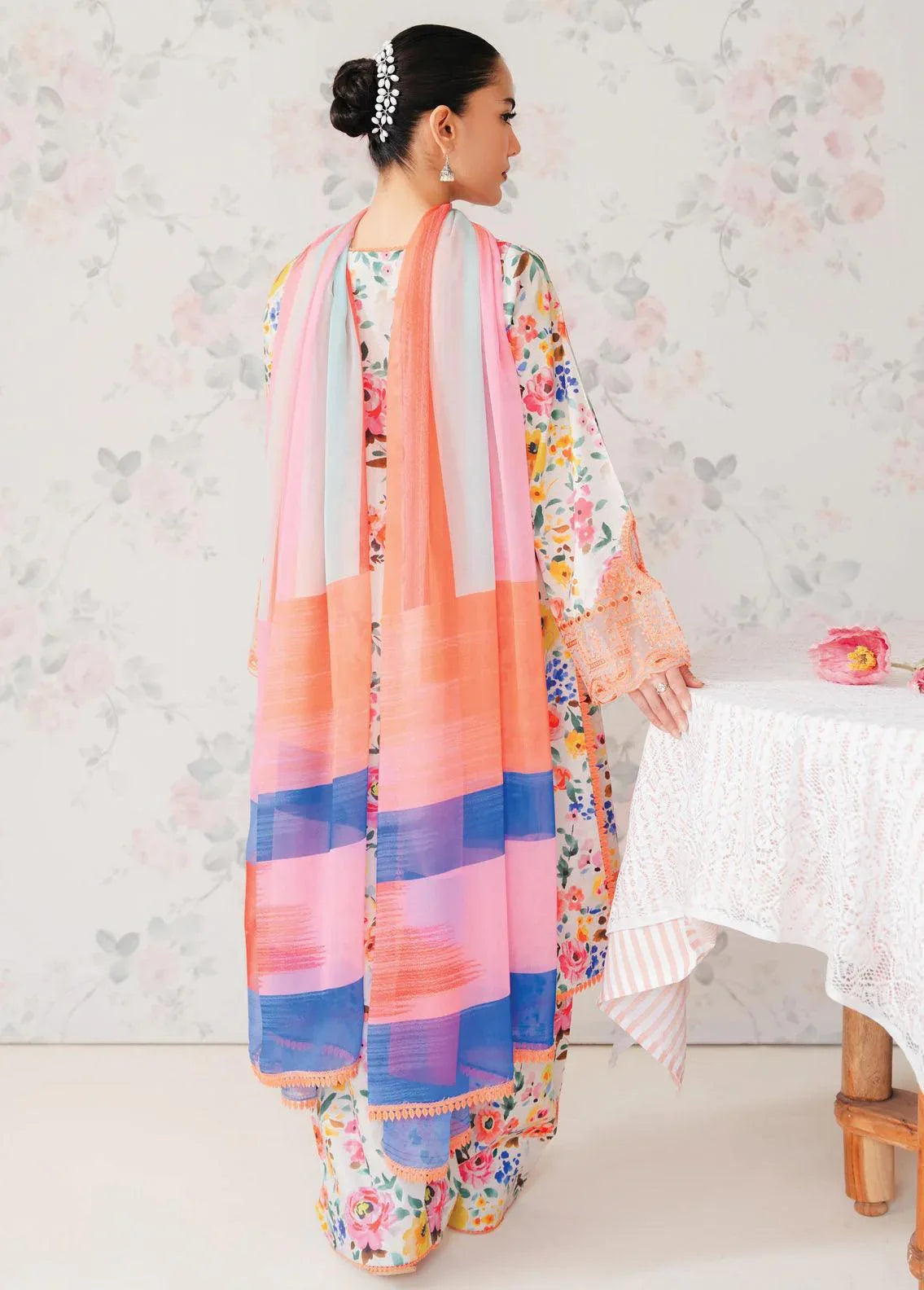 Afrozeh The Floral Charm Embroidered Lawn 3Pc Suit AL-24-V1-06 - Aqsa Fabrics