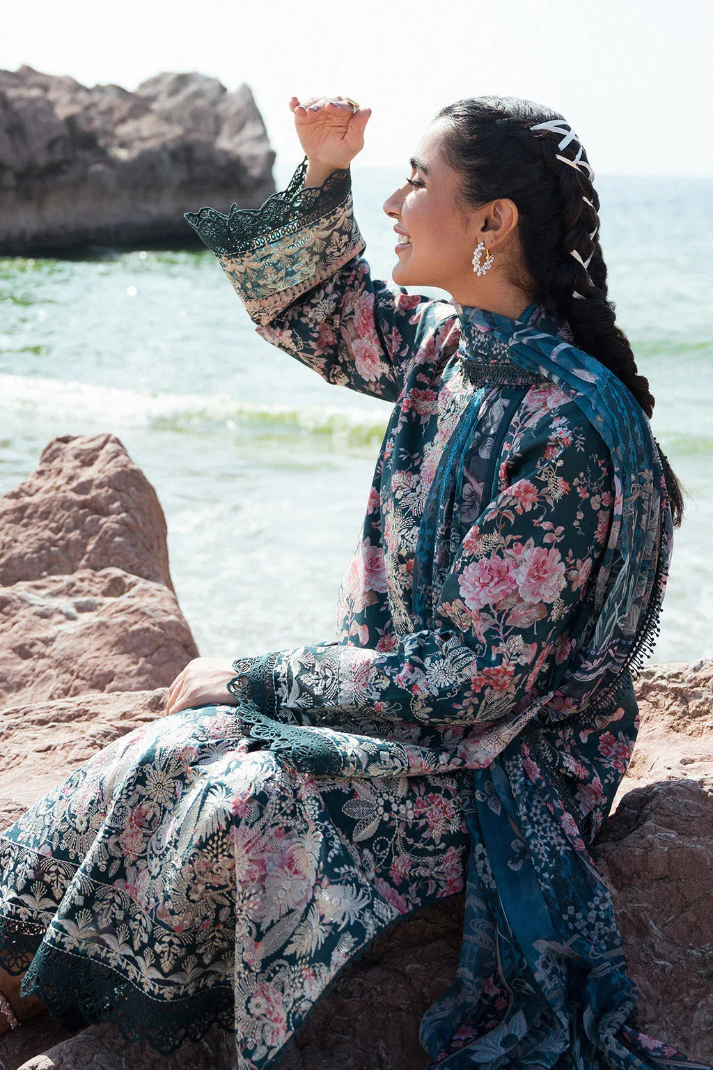 Afrozeh Summer Together Embroidered Lawn 3Pc Suit - Clover - Aqsa Fabrics