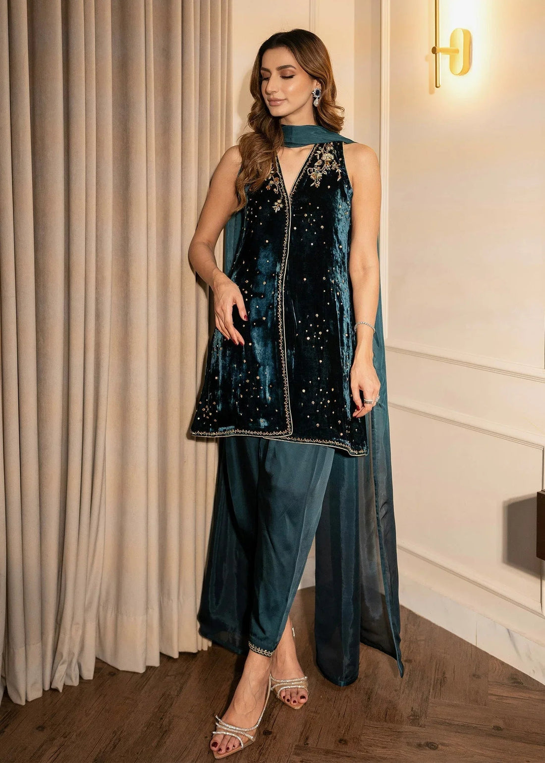 Mahum Asad | Voila Velvets | Sapphire - Aqsa Fabrics