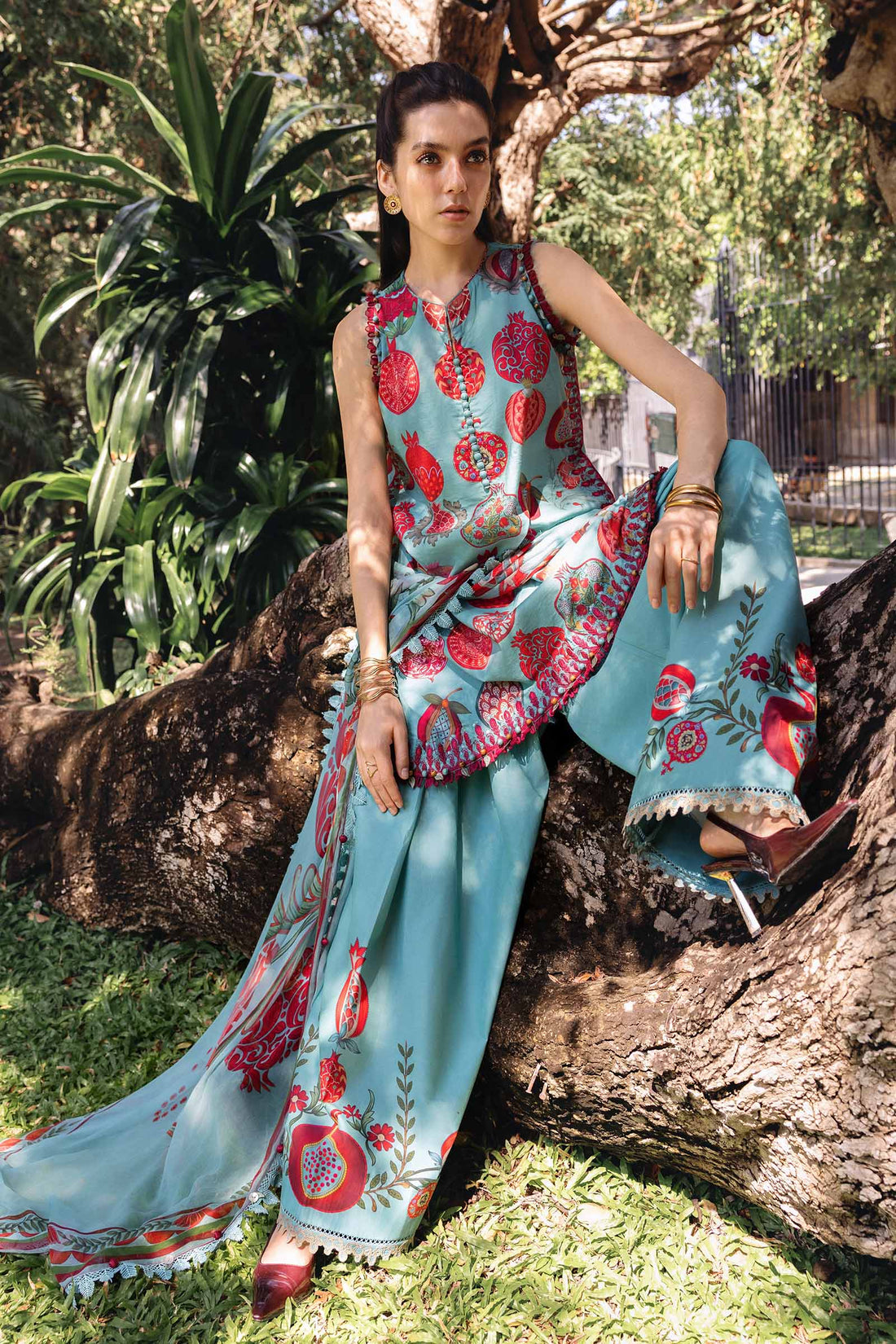 3 Piece Unstitched Embroidered Lawn Suit - Aqsa Fabrics