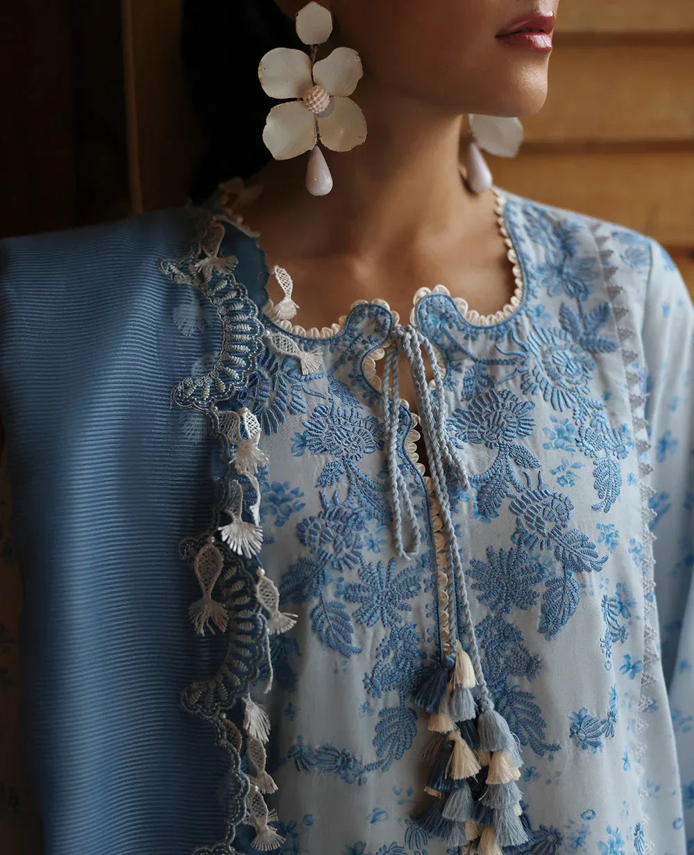 Republic Womenswear | Talia Luxury Lawn 25 | D2-B - Mireya - Aqsa Fabrics
