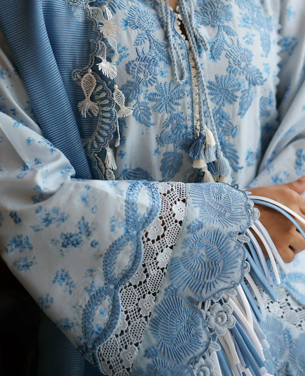 Republic Womenswear | Talia Luxury Lawn 25 | D2-B - Mireya - Aqsa Fabrics