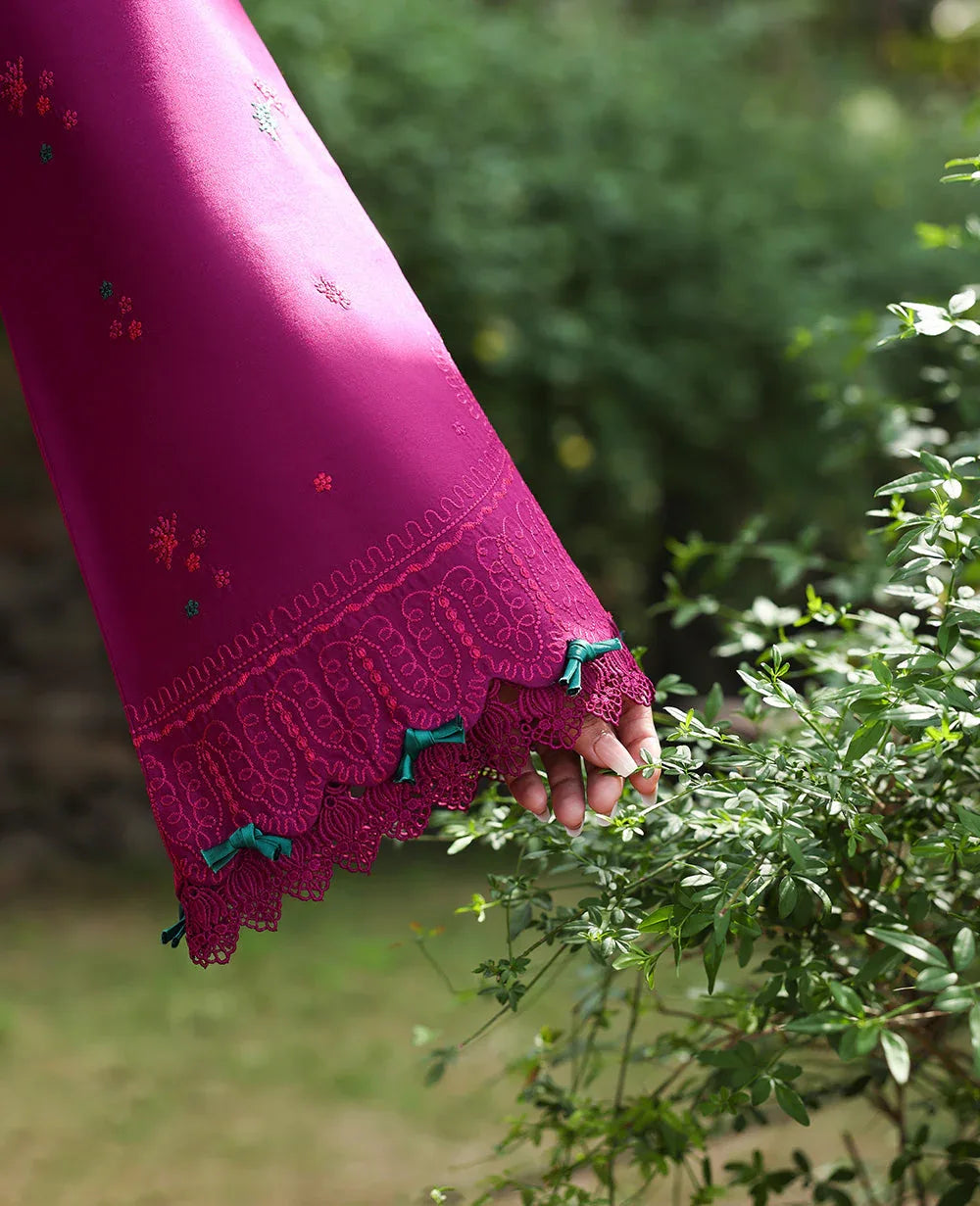 Republic Womenswear | Talia Luxury Lawn 25 | D7-B - Elin - Aqsa Fabrics