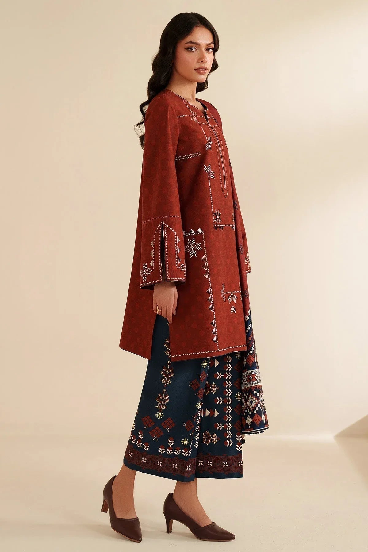 Jazmin | Winter 25 | UW-0194 - Aqsa Fabrics
