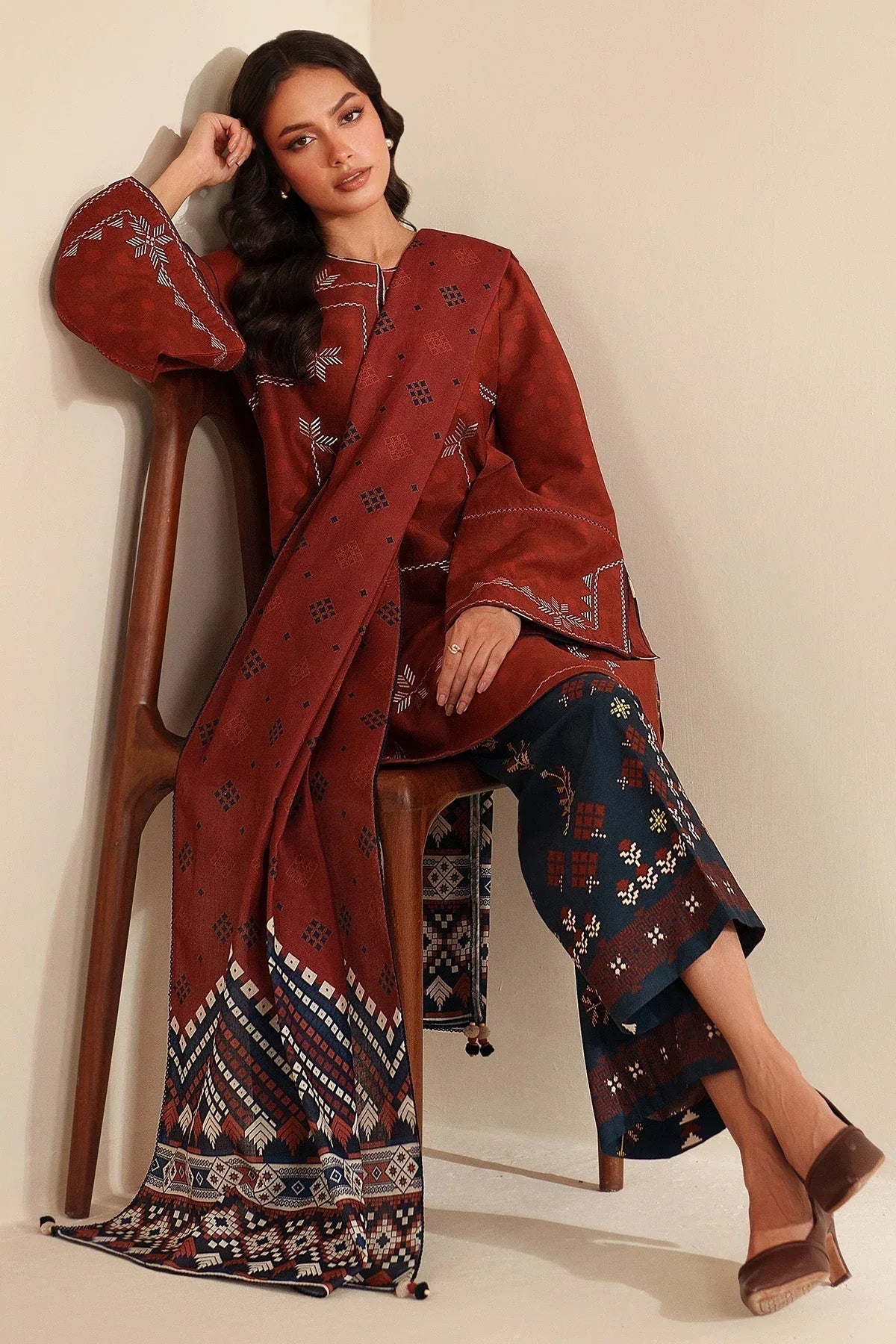 Jazmin | Winter 25 | UW-0194 - Aqsa Fabrics