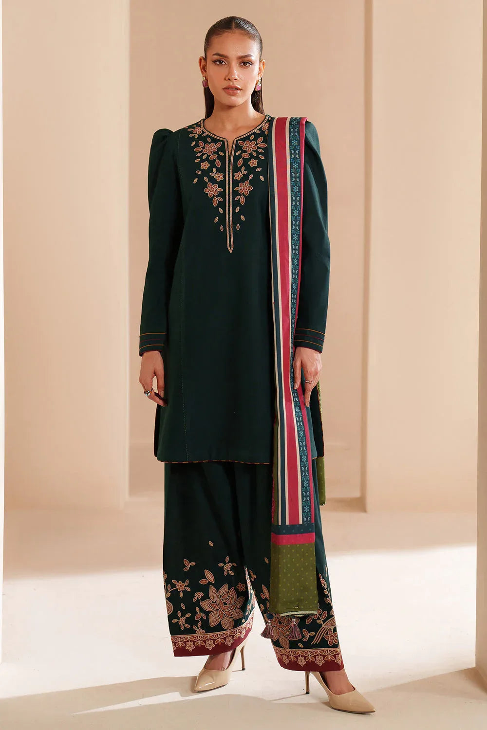 Jazmin | Winter 25 | UW-0186 - Aqsa Fabrics