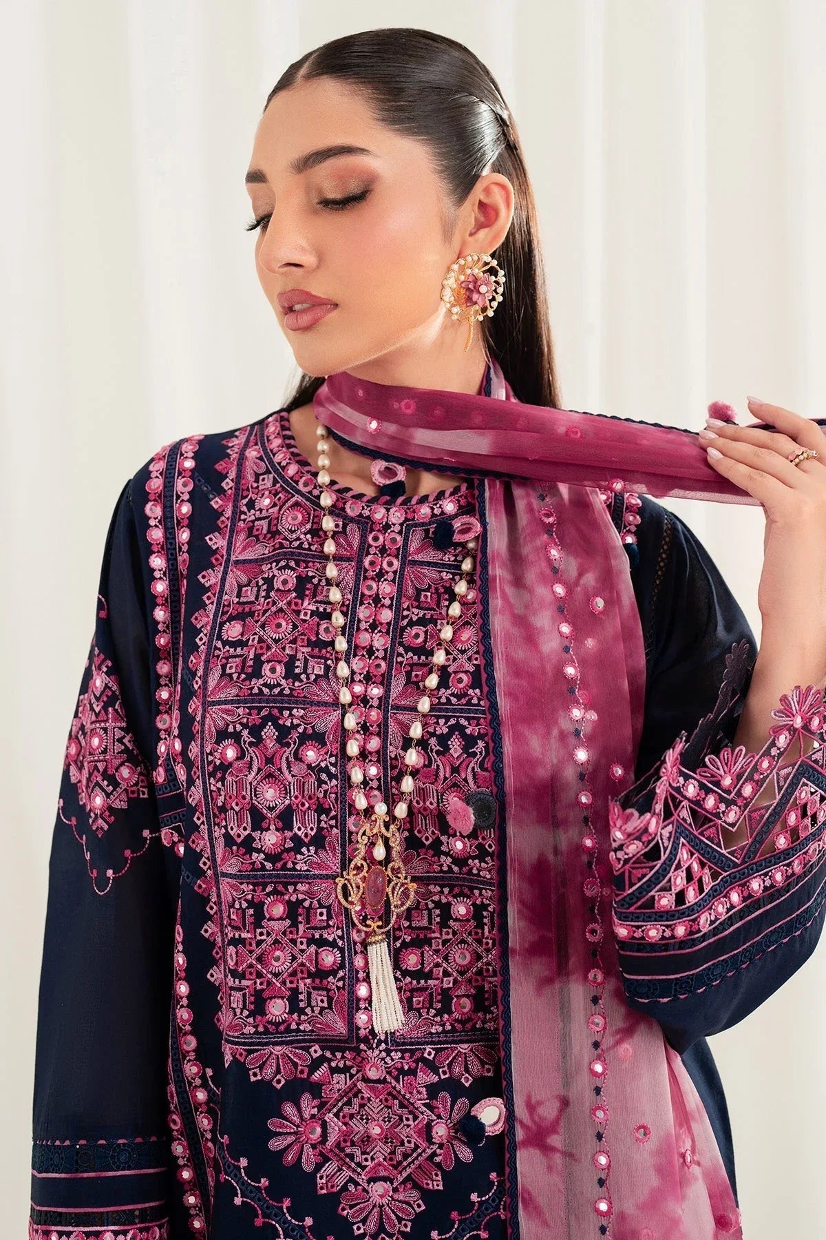 Jazmin | Iris Luxury Lawn 25 | IL'25-D01 - Aqsa Fabrics