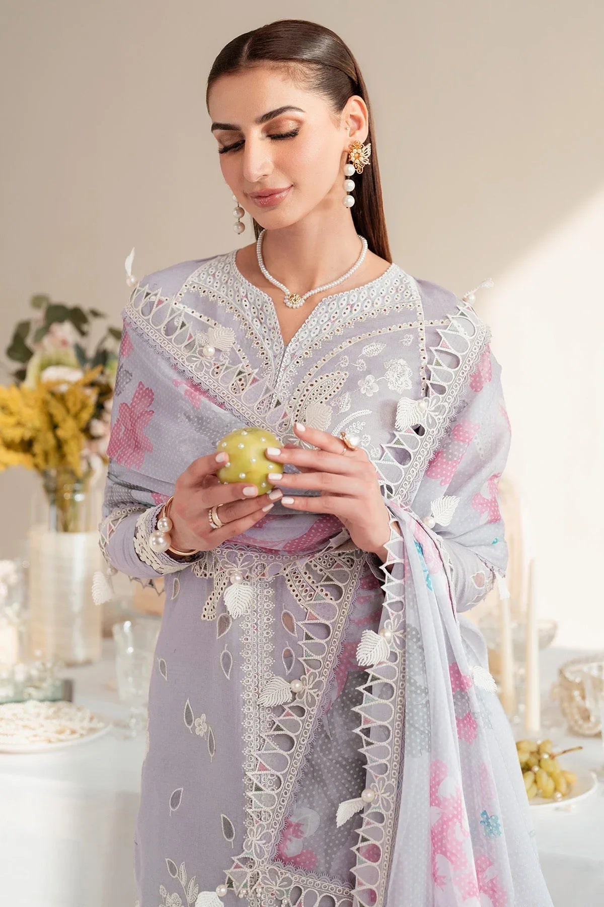 Jazmin | Iris Luxury Lawn 25 | IL'25-D06 - Aqsa Fabrics