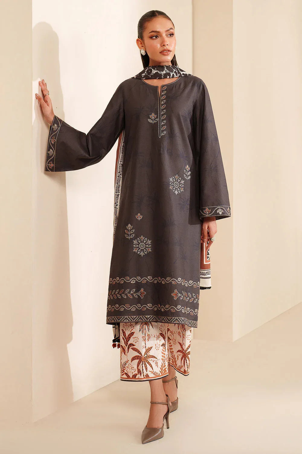 Jazmin | Winter 25 | UW-0213 - Aqsa Fabrics