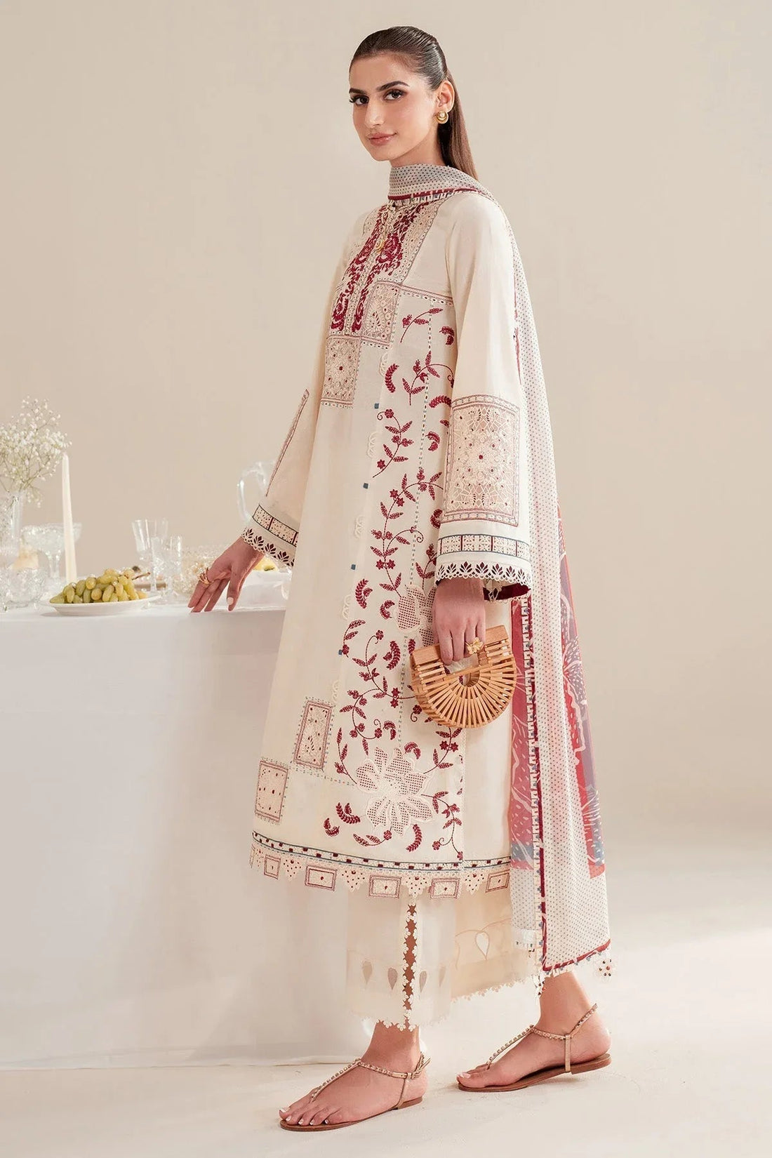 Jazmin | Iris Luxury Lawn 25 | IL'25-D02 - Aqsa Fabrics