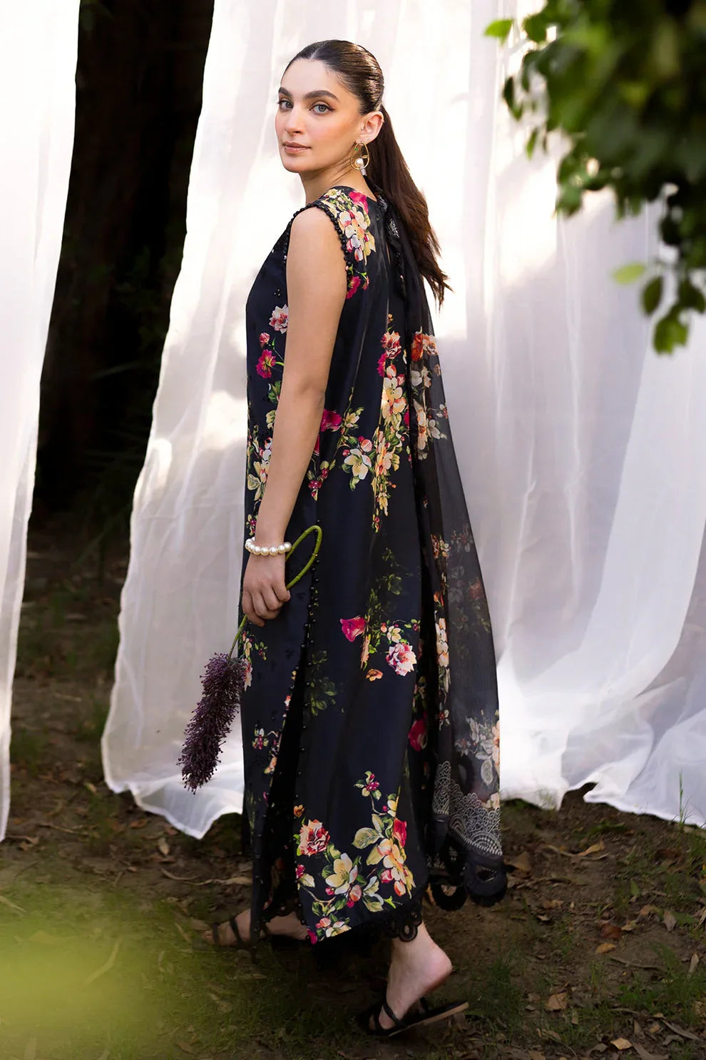 Neeshay | Summer Lines Printkari | OLIVINE - Aqsa Fabrics