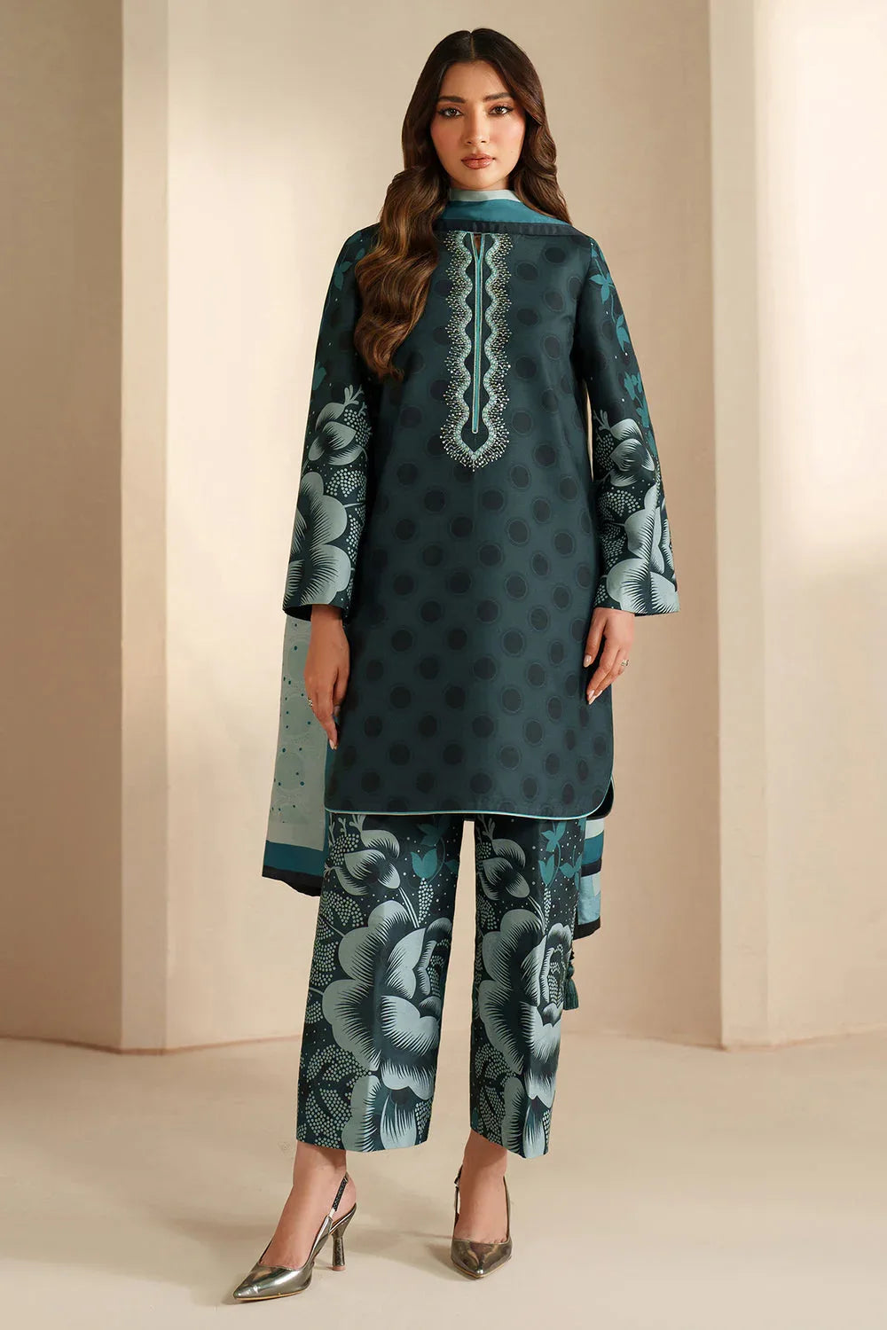 Jazmin | Winter 25 | UW-0202 - Aqsa Fabrics