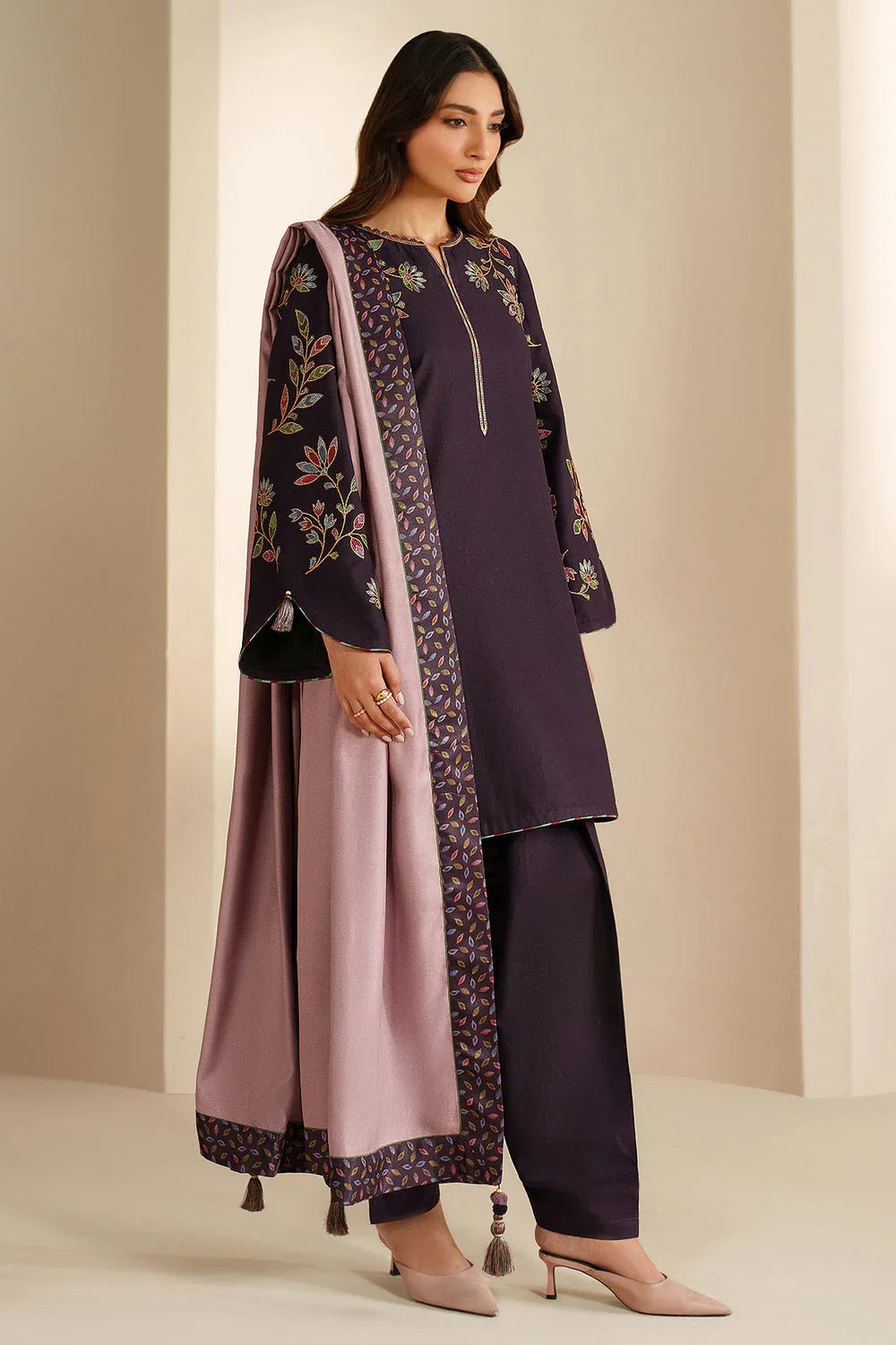 Jazmin | Winter 25 | UW-0166 - Aqsa Fabrics