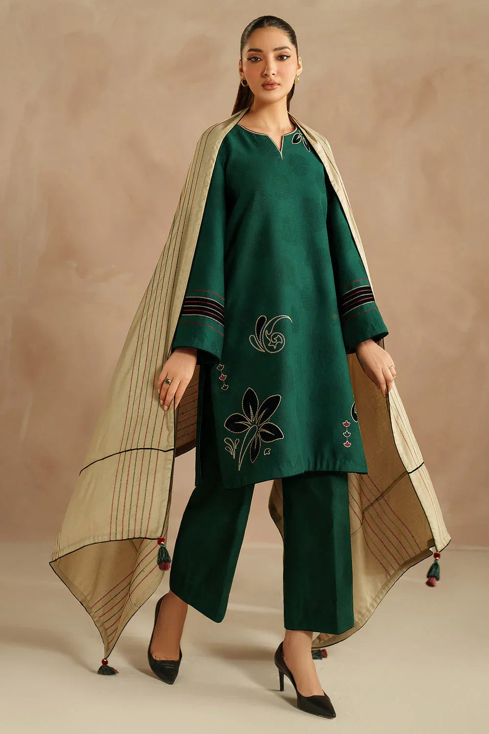Jazmin | Winter 25 | UW-0168 - Aqsa Fabrics
