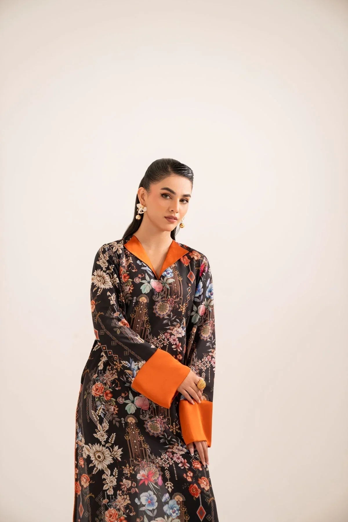 Akbar Aslam | Co-ords Sets |  Hanik - Aqsa Fabrics