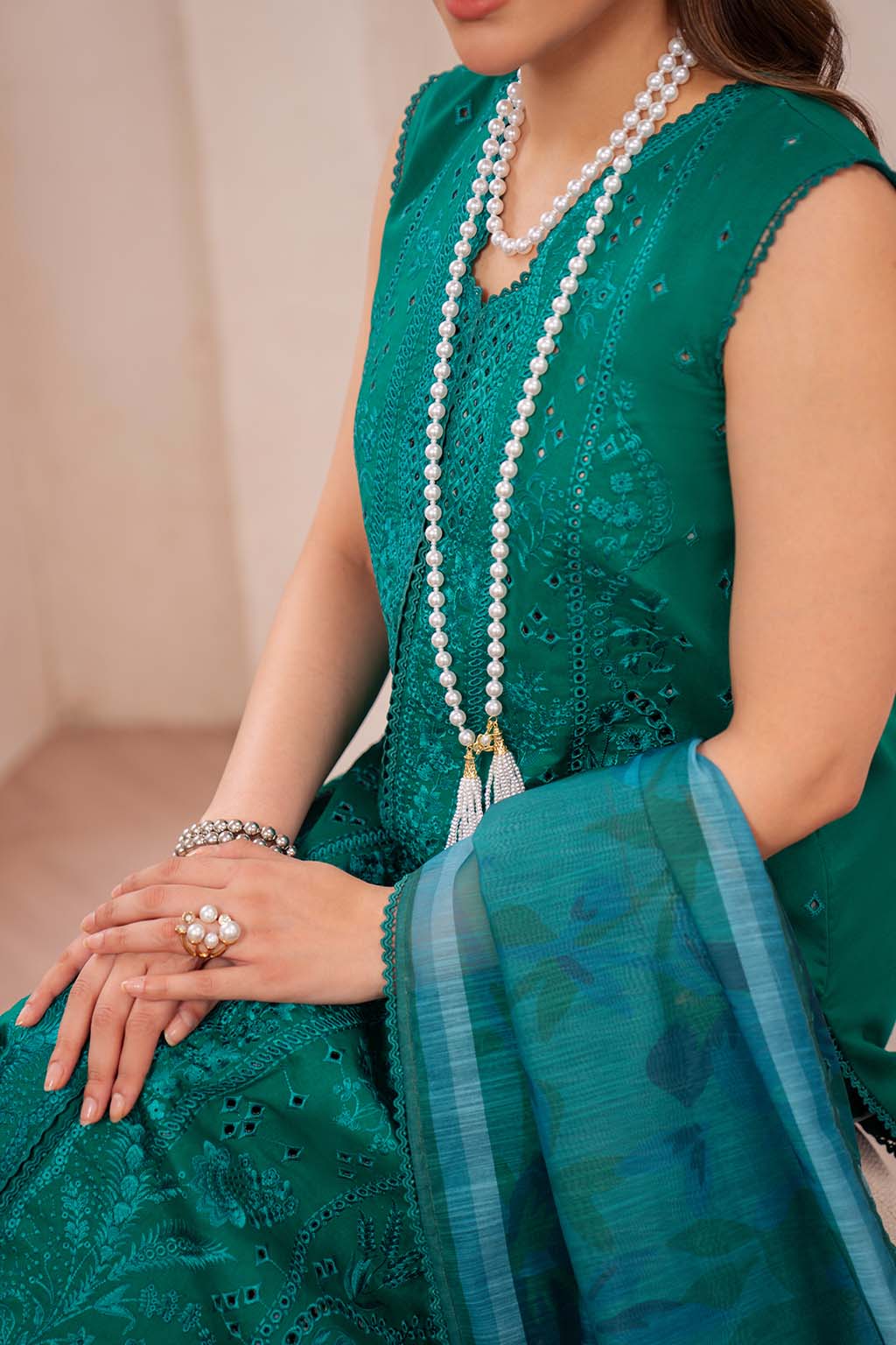 Neeshay | Symphony Luxury Lawn | ZING - Aqsa Fabrics