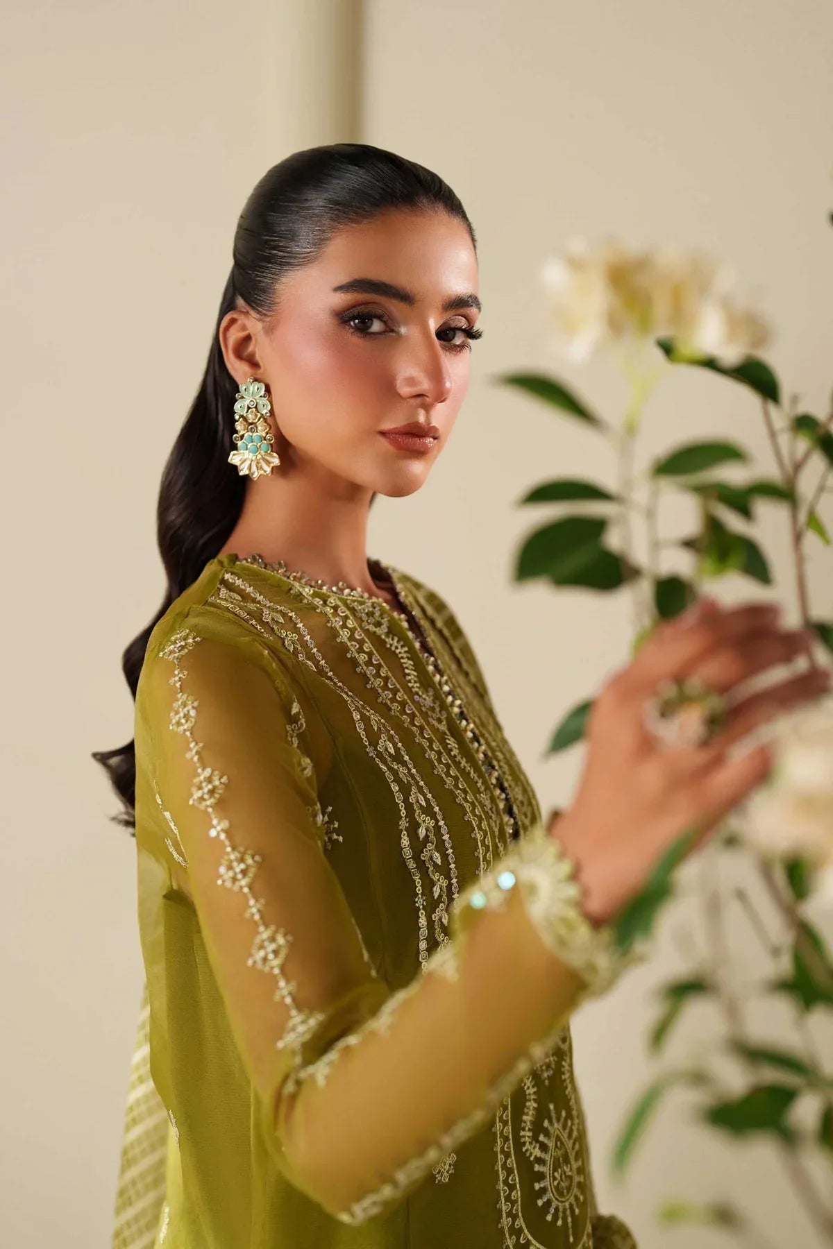 Akbar Aslam | Formal Pret | Lumi
