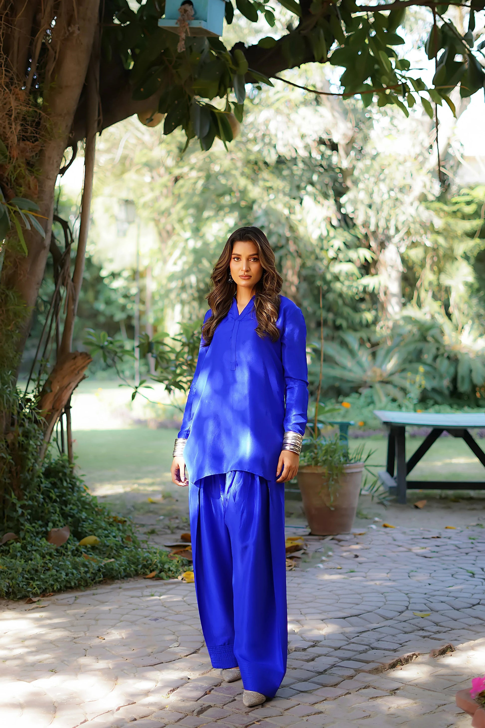 Erum Khan | Nue 25 | Cosmic Wave - Aqsa Fabrics
