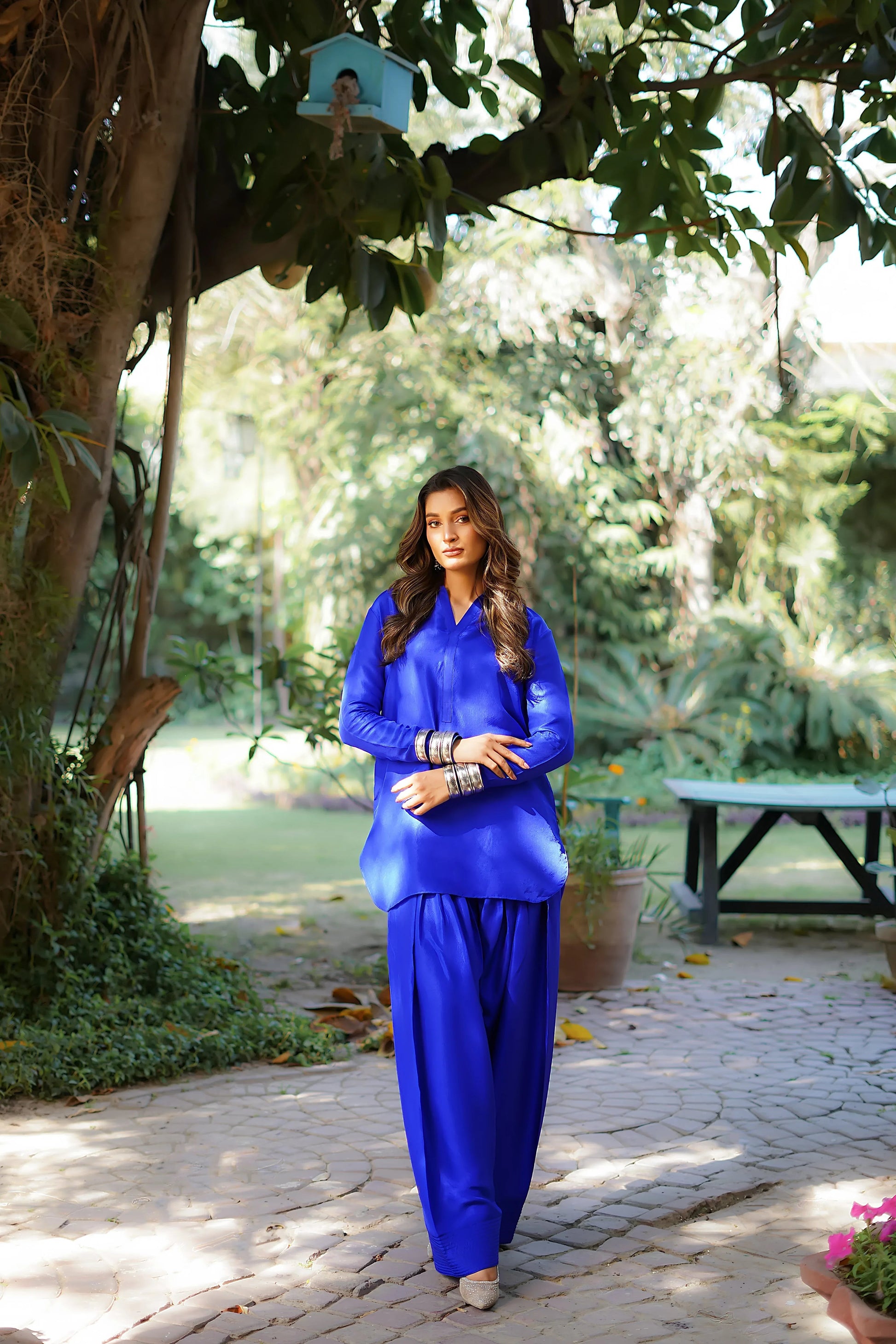 Erum Khan | Nue 25 | Cosmic Wave - Aqsa Fabrics