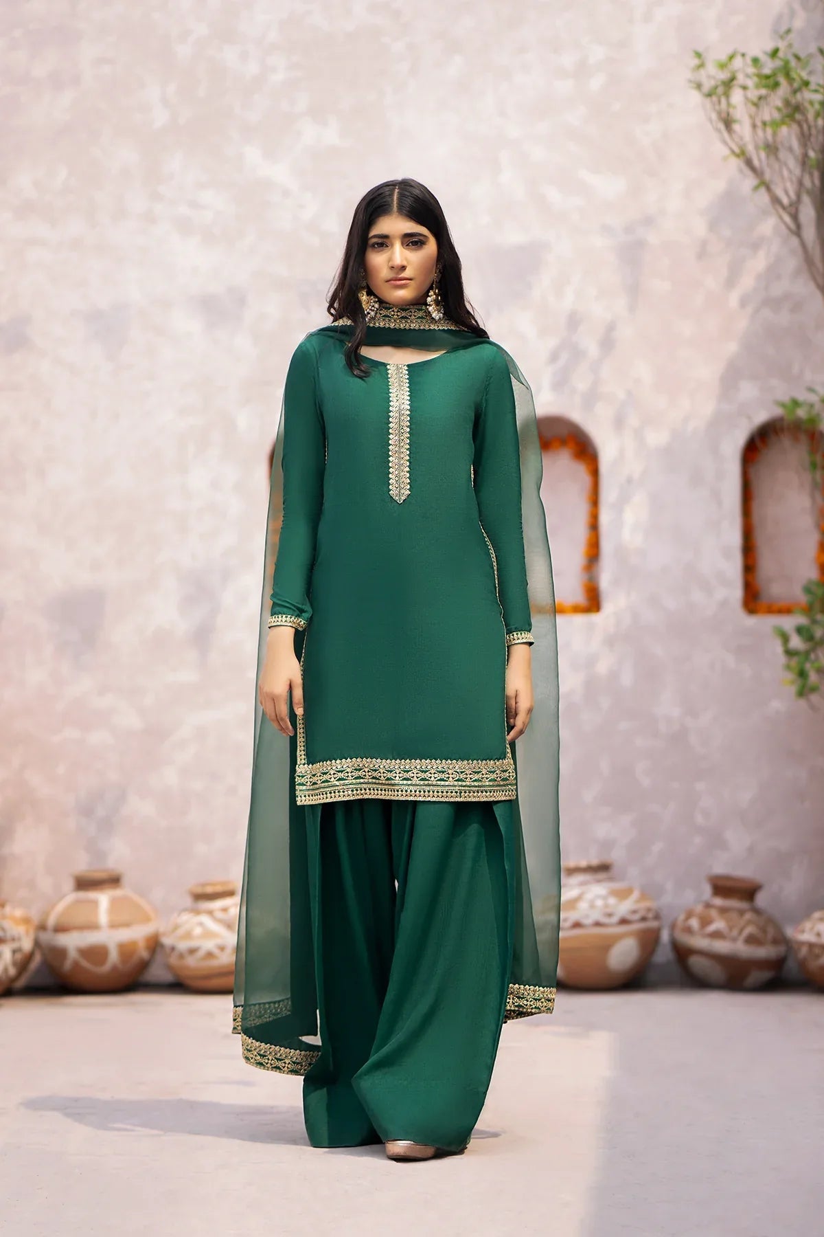 Erum Khan | Sakhiyan Formals | LILY - Aqsa Fabrics