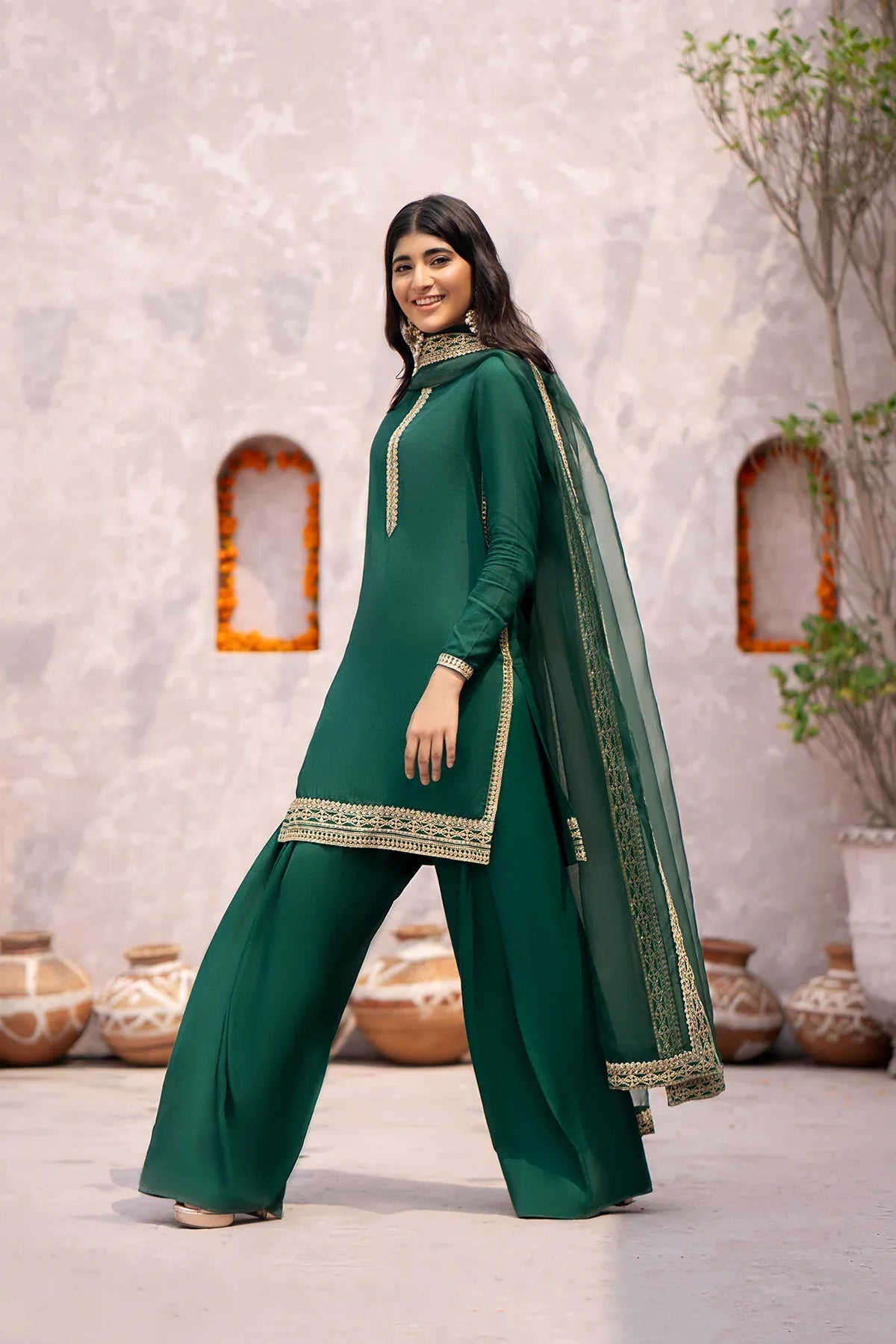 Erum Khan | Sakhiyan Formals | LILY - Aqsa Fabrics