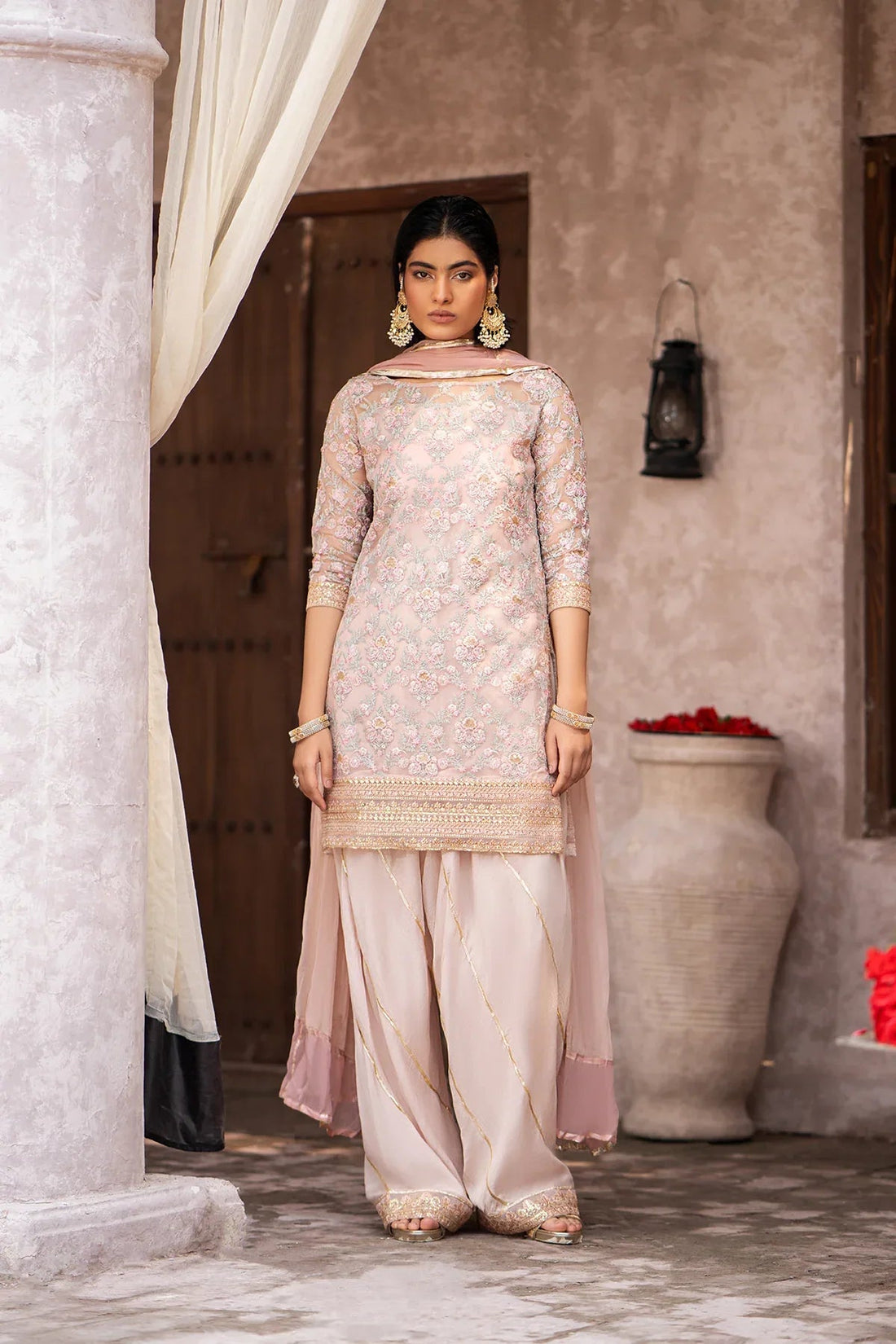 Erum Khan | Sakhiyan Formals | KAMAL - Aqsa Fabrics