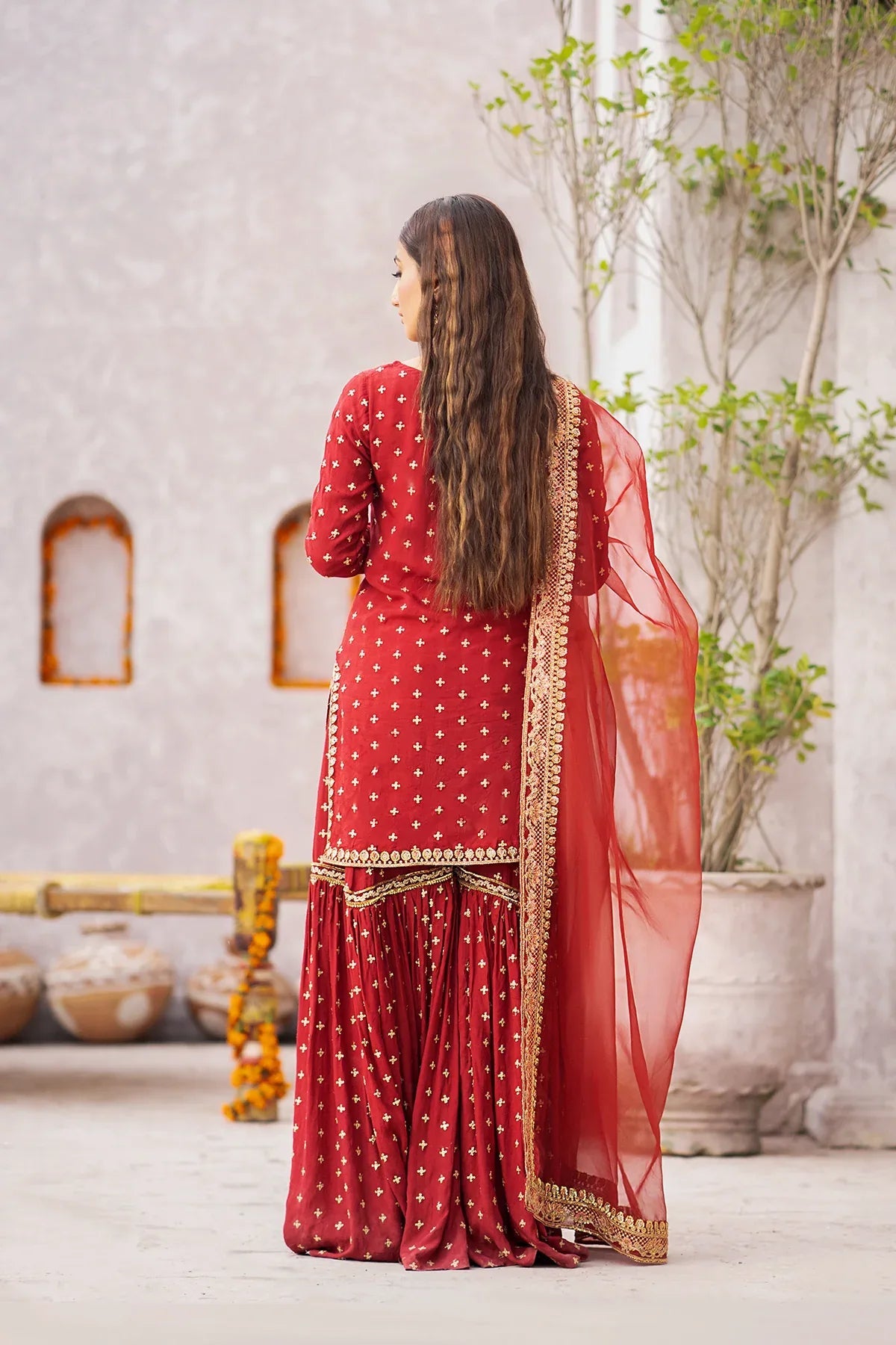 Erum Khan | Sakhiyan Formals | GULAB - Aqsa Fabrics