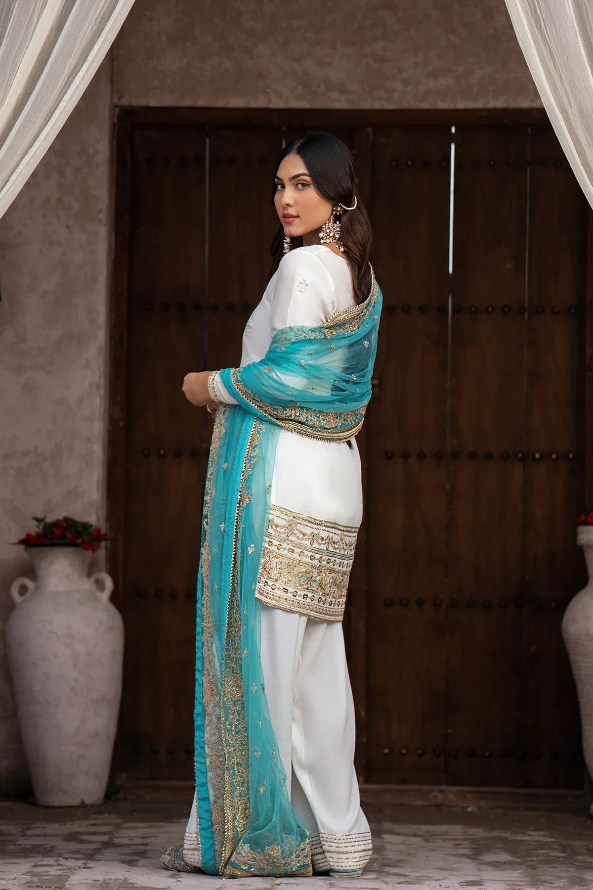 Erum Khan | Sakhiyan Formals | SUFAID PHOOL - Aqsa Fabrics