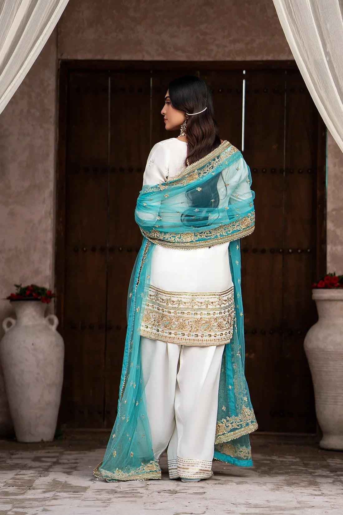 Erum Khan | Sakhiyan Formals | SUFAID PHOOL - Aqsa Fabrics