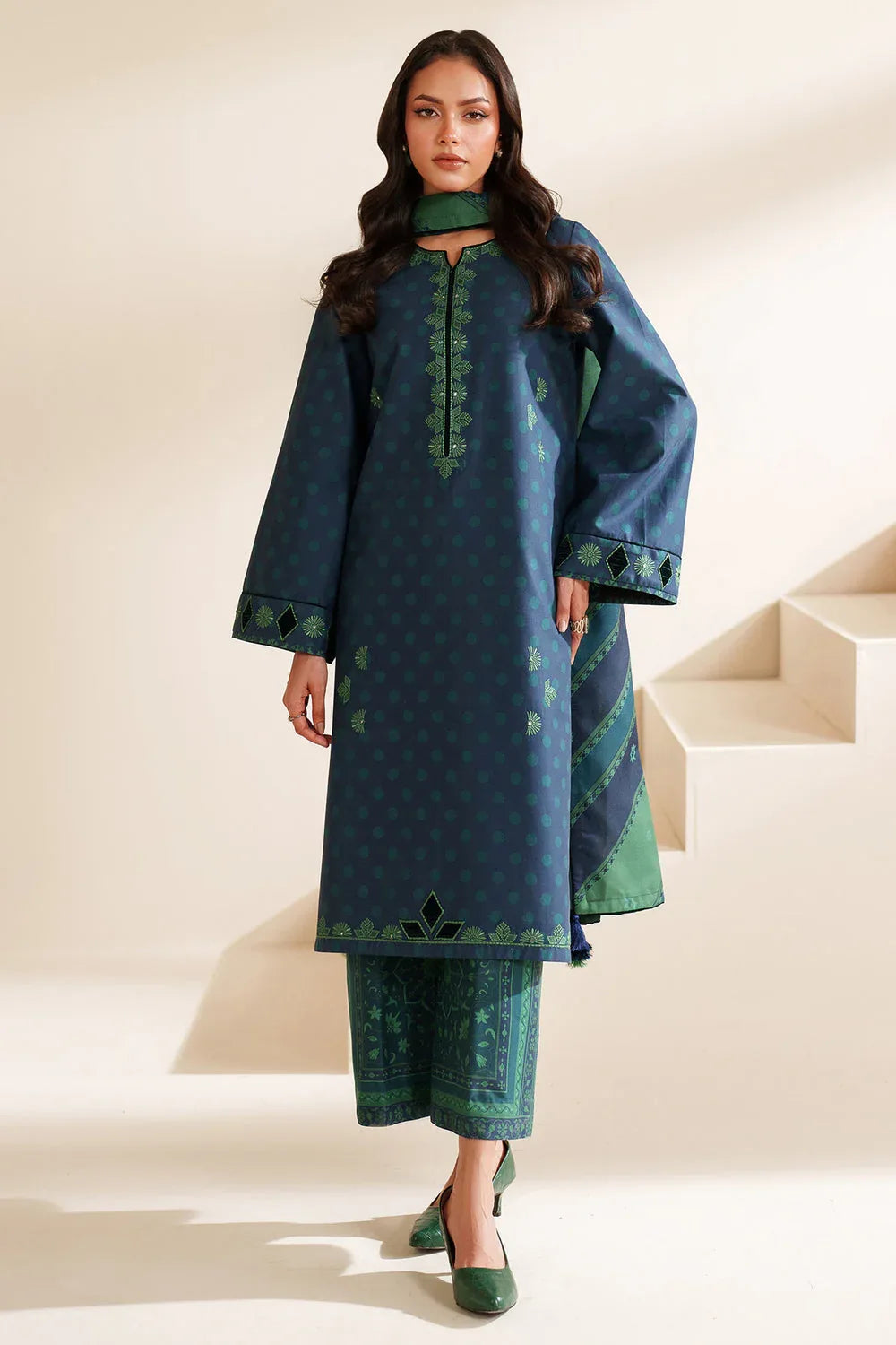 Jazmin | Winter 25 | UW-0222 - Aqsa Fabrics
