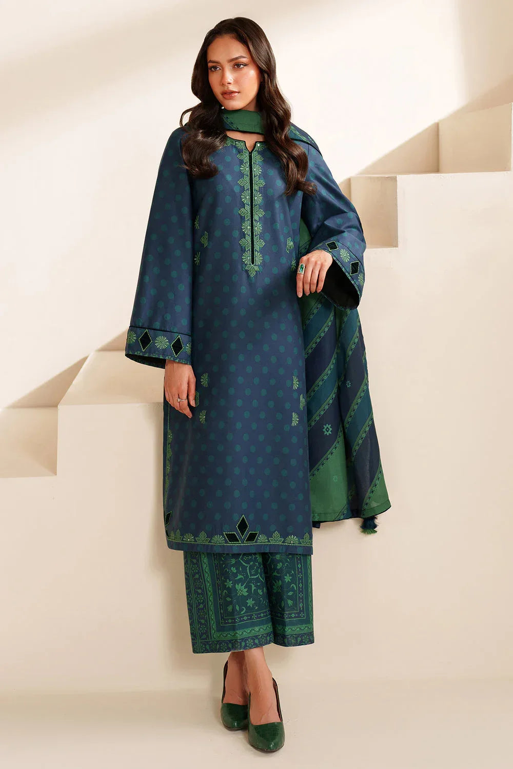 Jazmin | Winter 25 | UW-0222 - Aqsa Fabrics