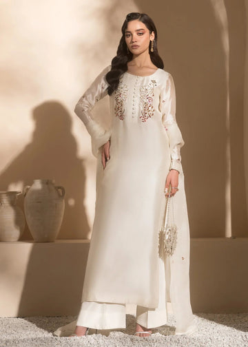 Mahum Asad | Breaking the Bar | Gloss - Aqsa Fabrics
