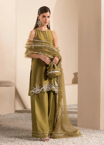 Mahum Asad | Breaking the Bar | Autumn - Aqsa Fabrics