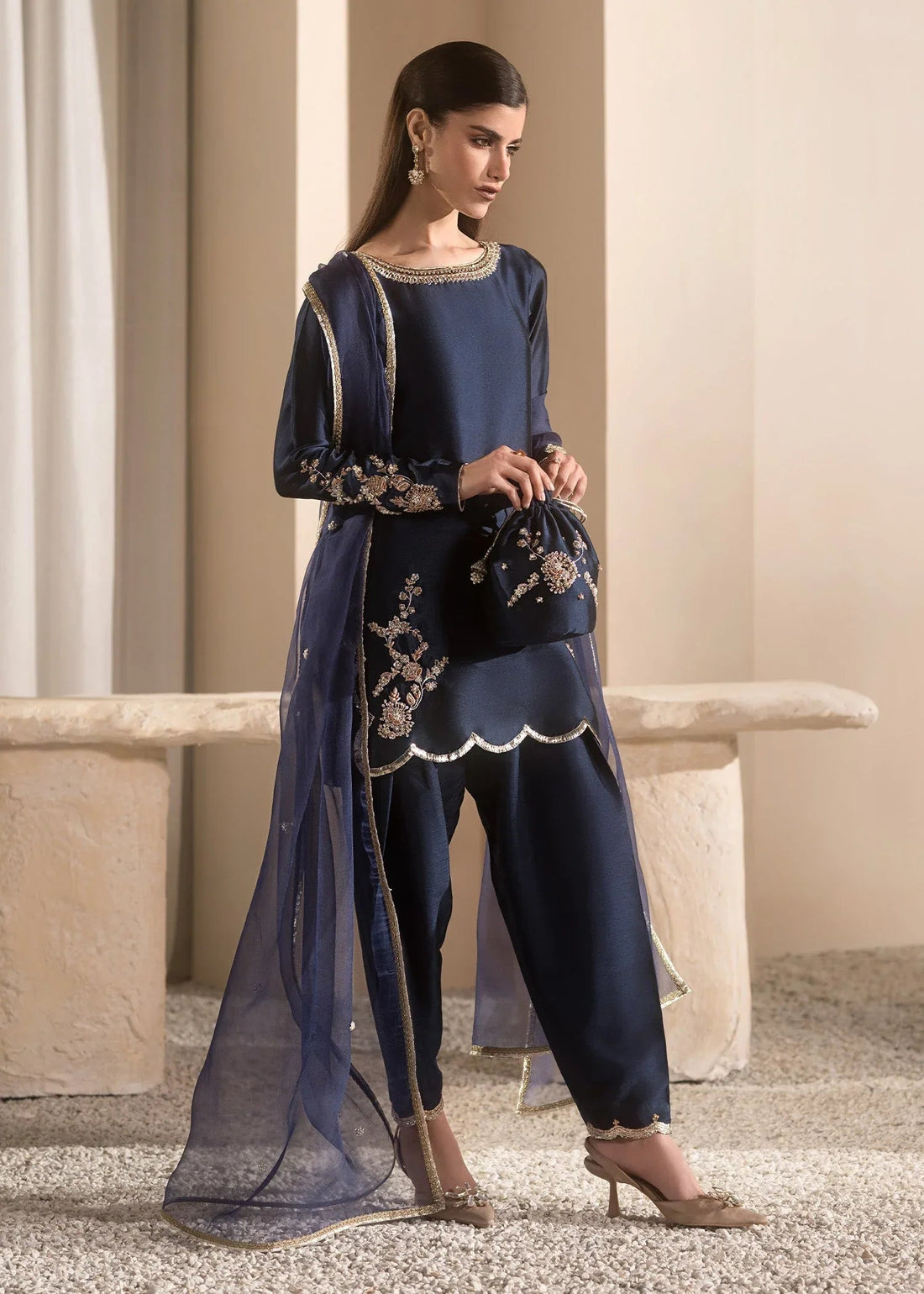 Mahum Asad | Breaking the Bar | Diva - Aqsa Fabrics