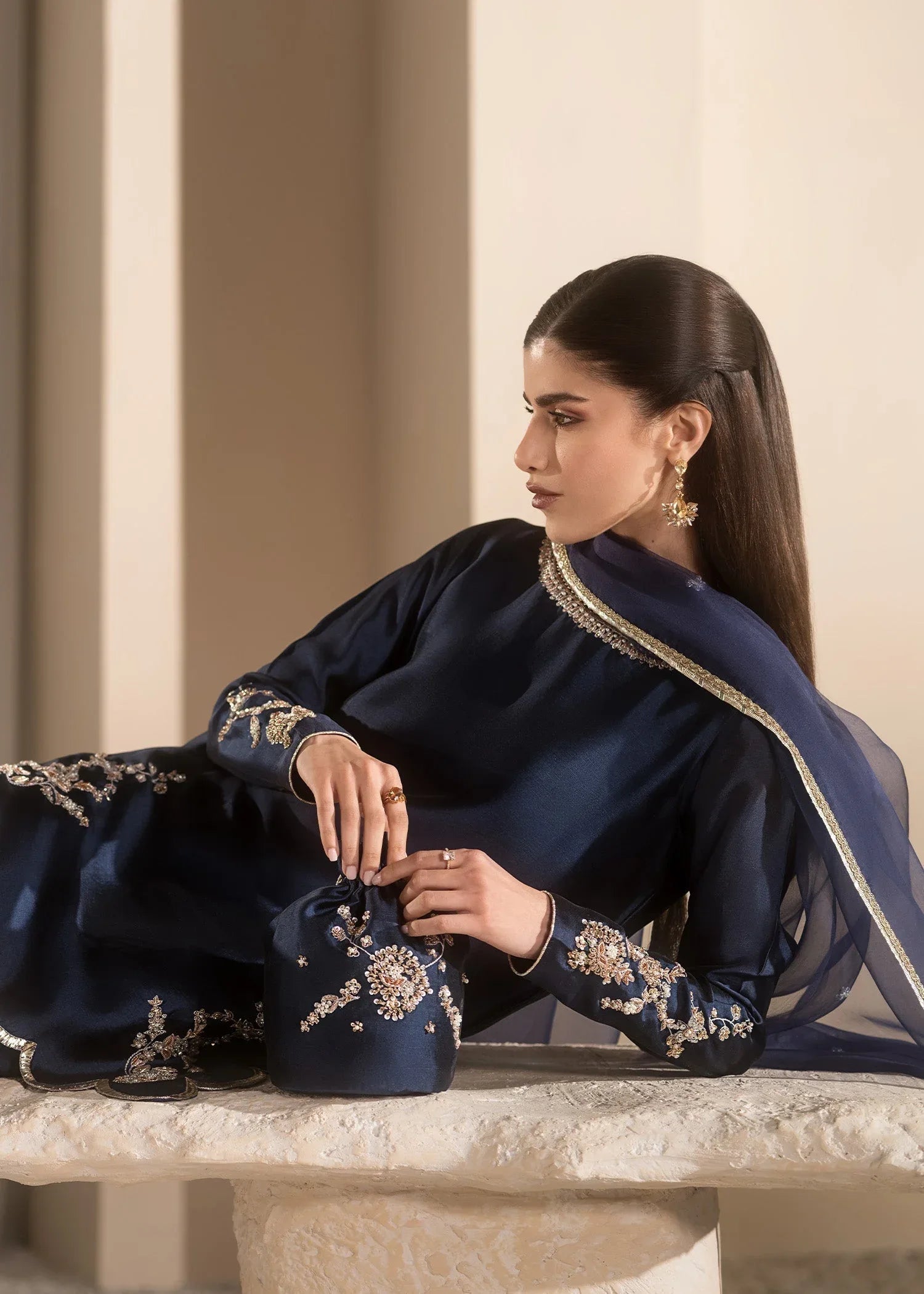 Mahum Asad | Breaking the Bar | Diva - Aqsa Fabrics