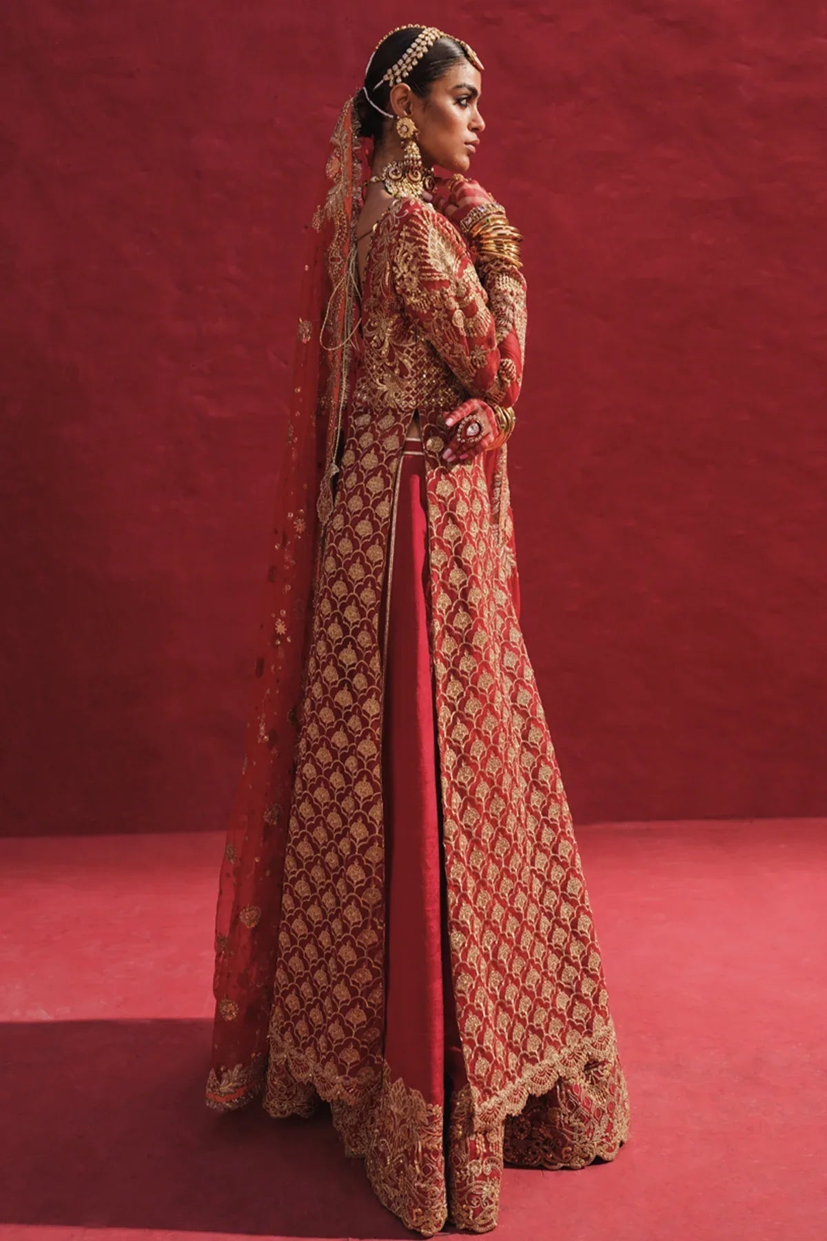 Erum Khan | Laal Rang | DEEBA - Aqsa Fabrics