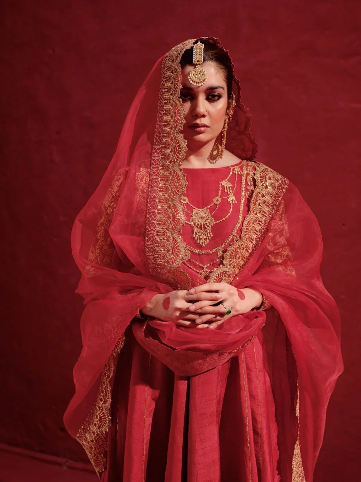 Erum Khan | Laal Rang | BABRA - Aqsa Fabrics