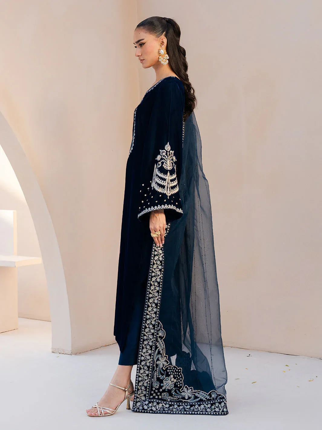 Izel | Le Tresor Formals | Élora - Aqsa Fabrics