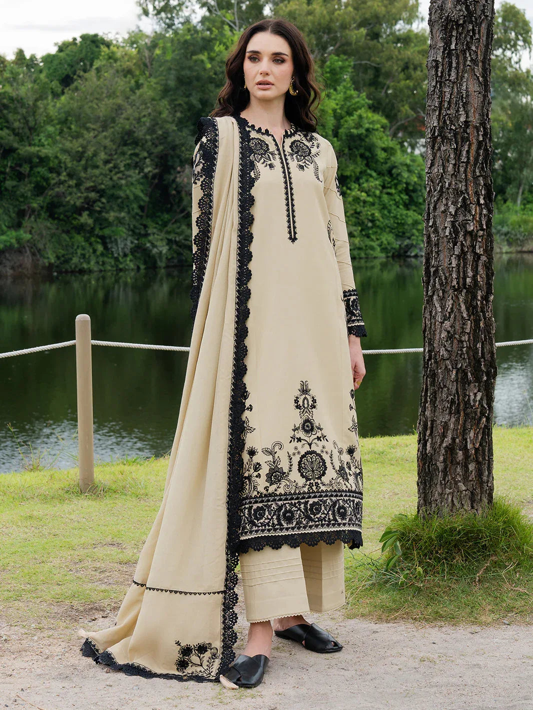 Faiza Faisal | Hoor Karandi | ALAYNA - Aqsa Fabrics