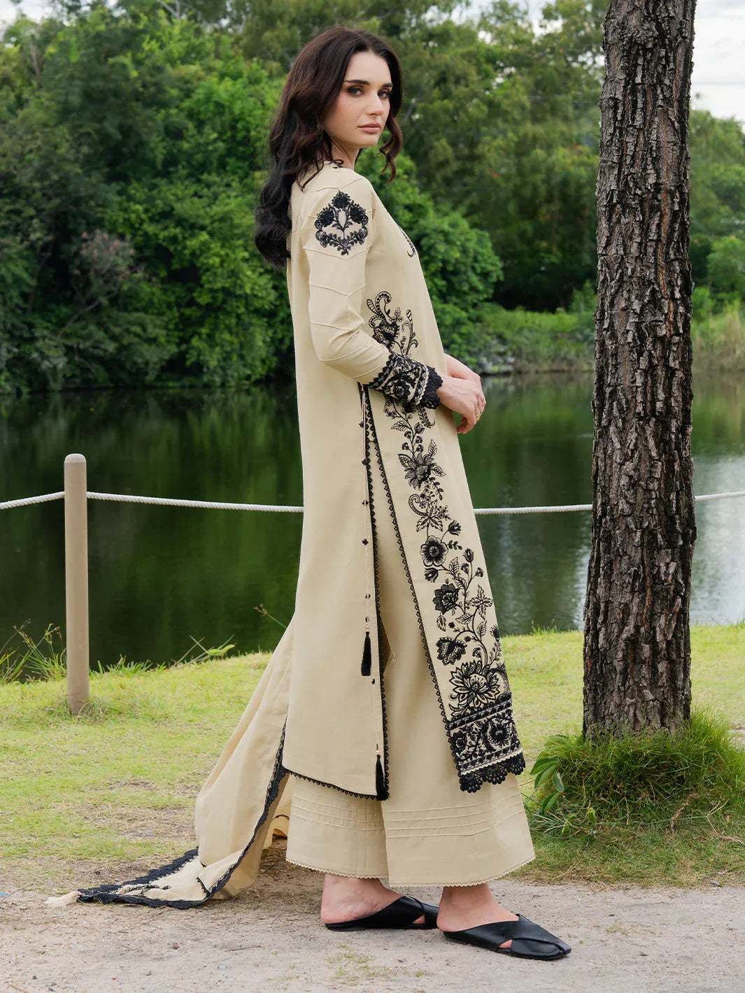 Faiza Faisal | Hoor Karandi | ALAYNA - Aqsa Fabrics