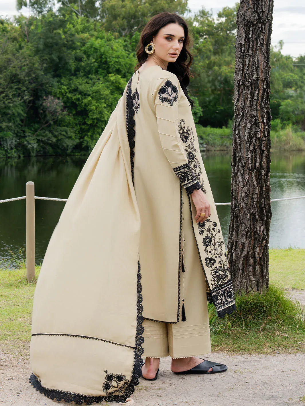 Faiza Faisal | Hoor Karandi | ALAYNA - Aqsa Fabrics