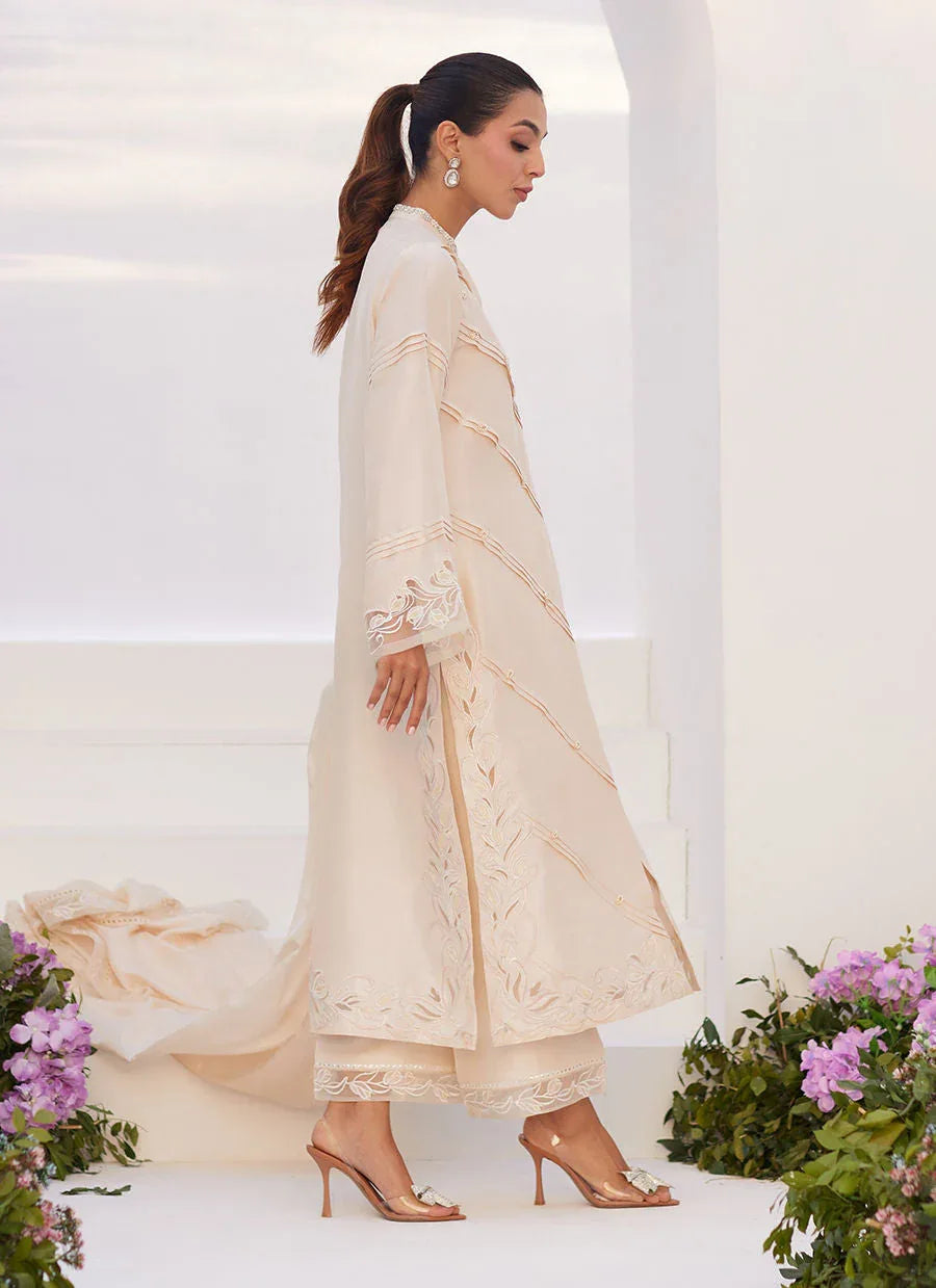 Farah Talib Aziz | Zaza Luxe Pret 24 | TISELE IVORY PLEATED RAW SILK SHIRT AND DUPATTA - Aqsa Fabrics