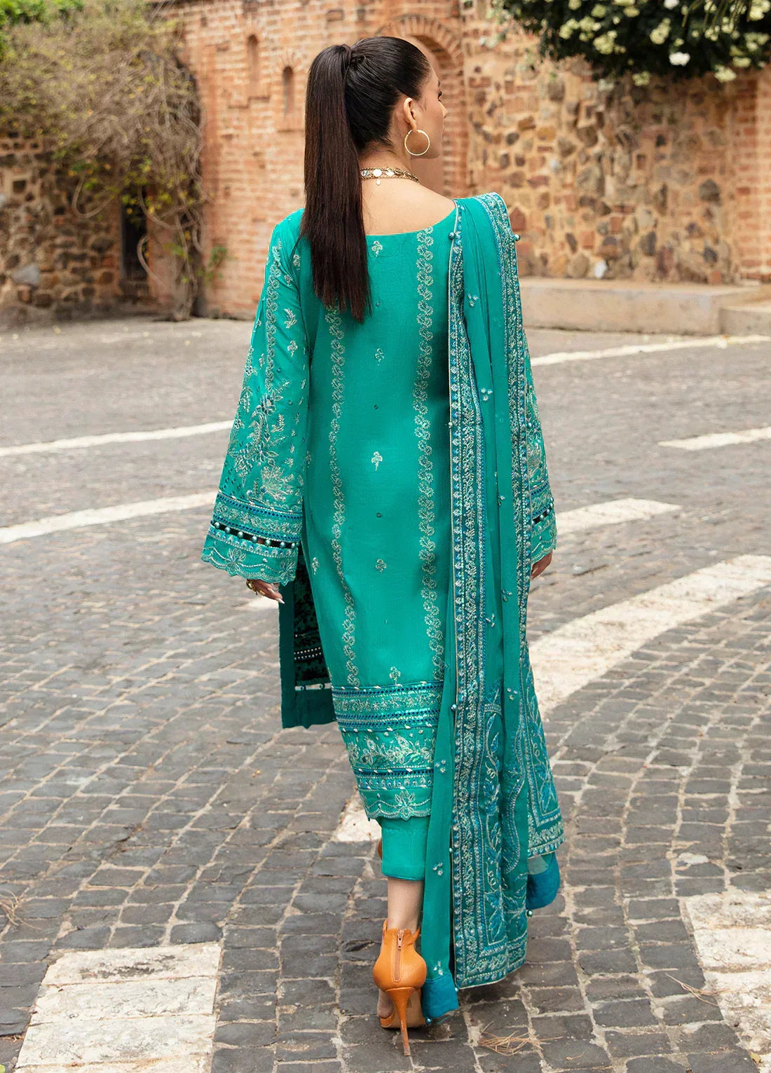 Gulaal | Luxury Lawn 24 | CIANA (GL-LL-24V1-08) - Aqsa Fabrics