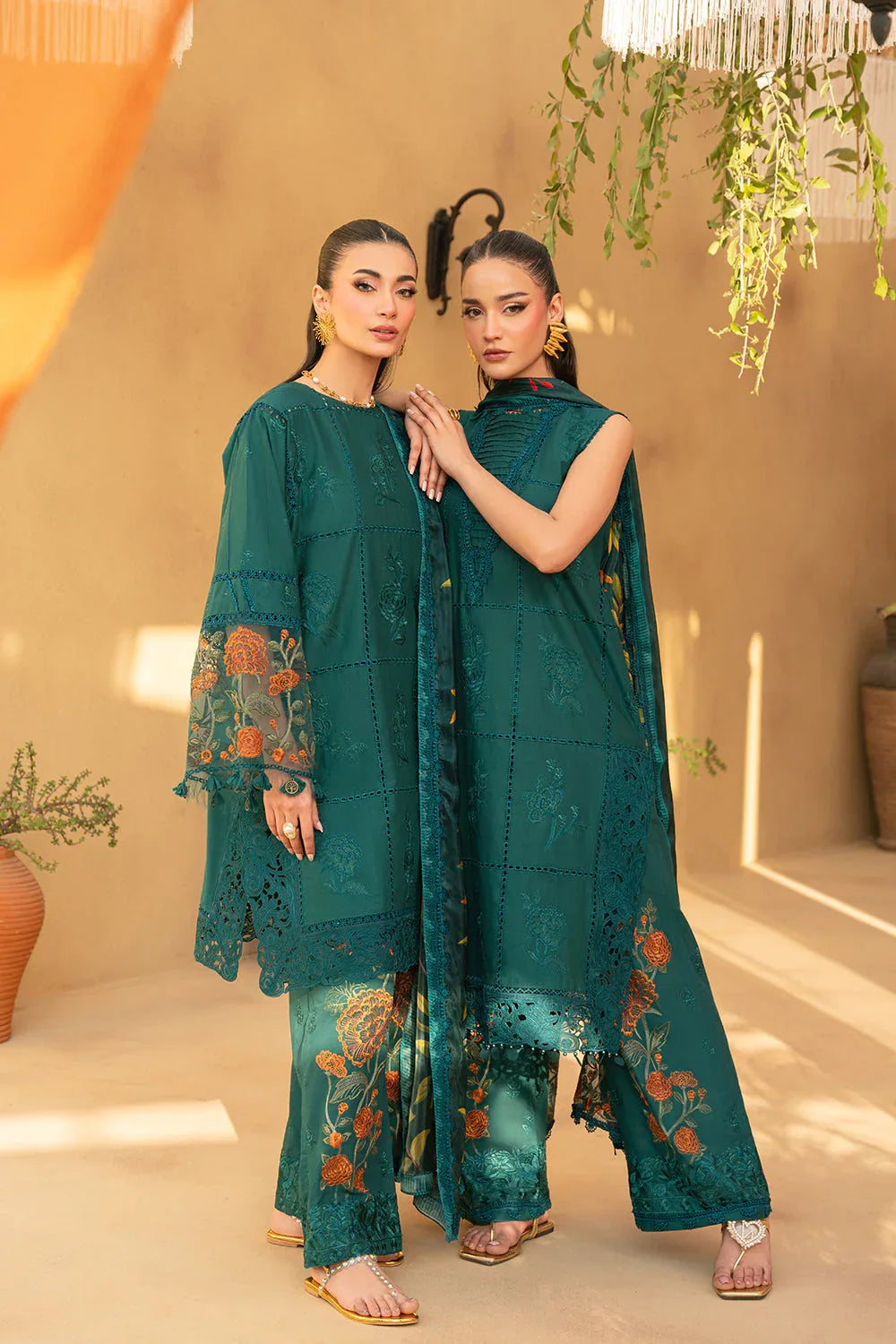 Saira Rizwan | Luxury Lawn 25 | LIRA-SRL25-10 - Aqsa Fabrics
