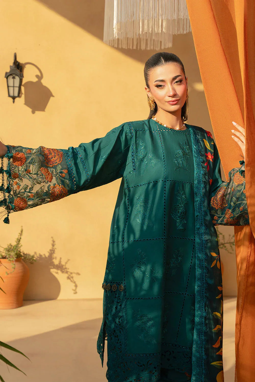 Saira Rizwan | Luxury Lawn 25 | LIRA-SRL25-10 - Aqsa Fabrics