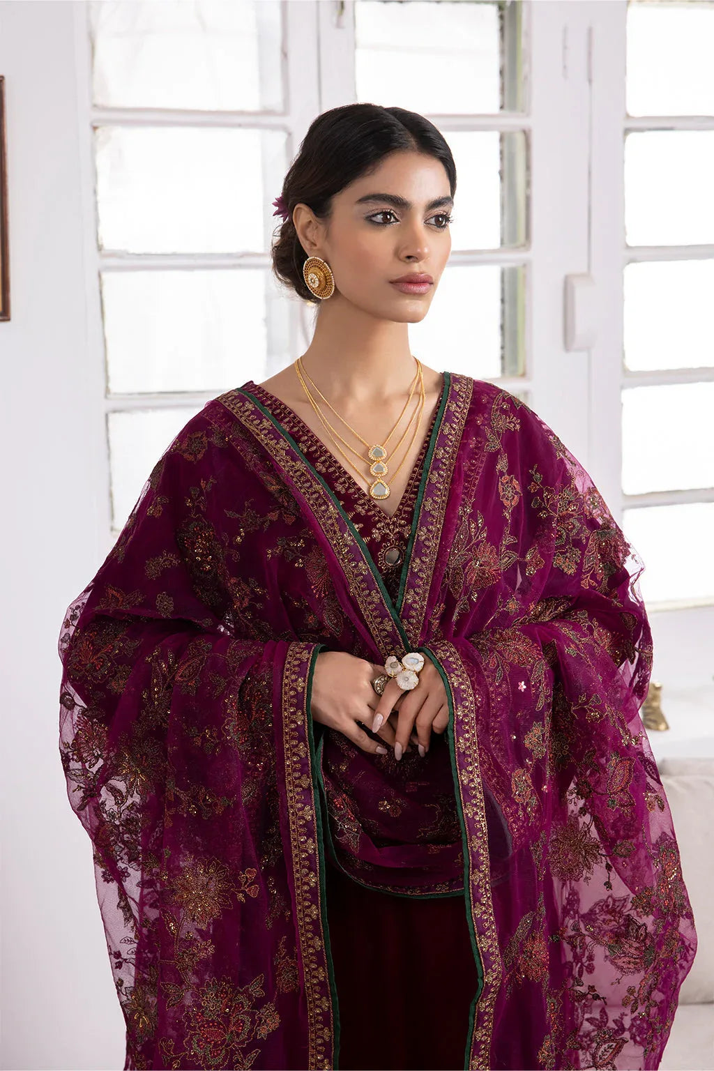 IZNIK | IV-31 SHIRIN - Aqsa Fabrics