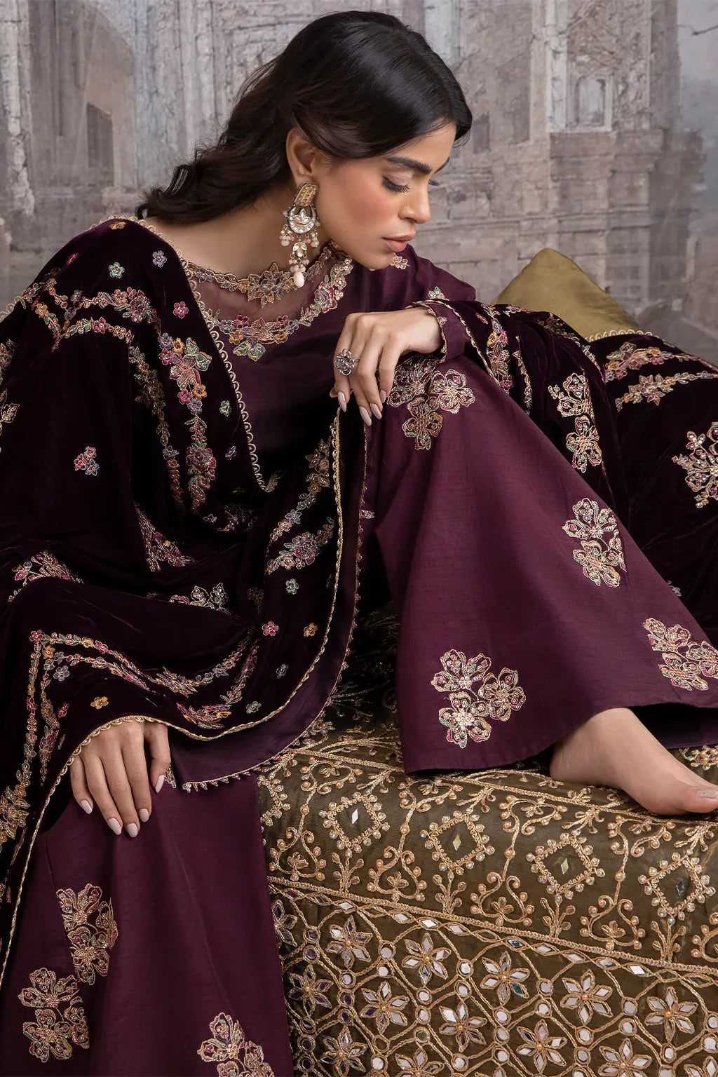 IZNIK | IV-32 ZARIN - Aqsa Fabrics