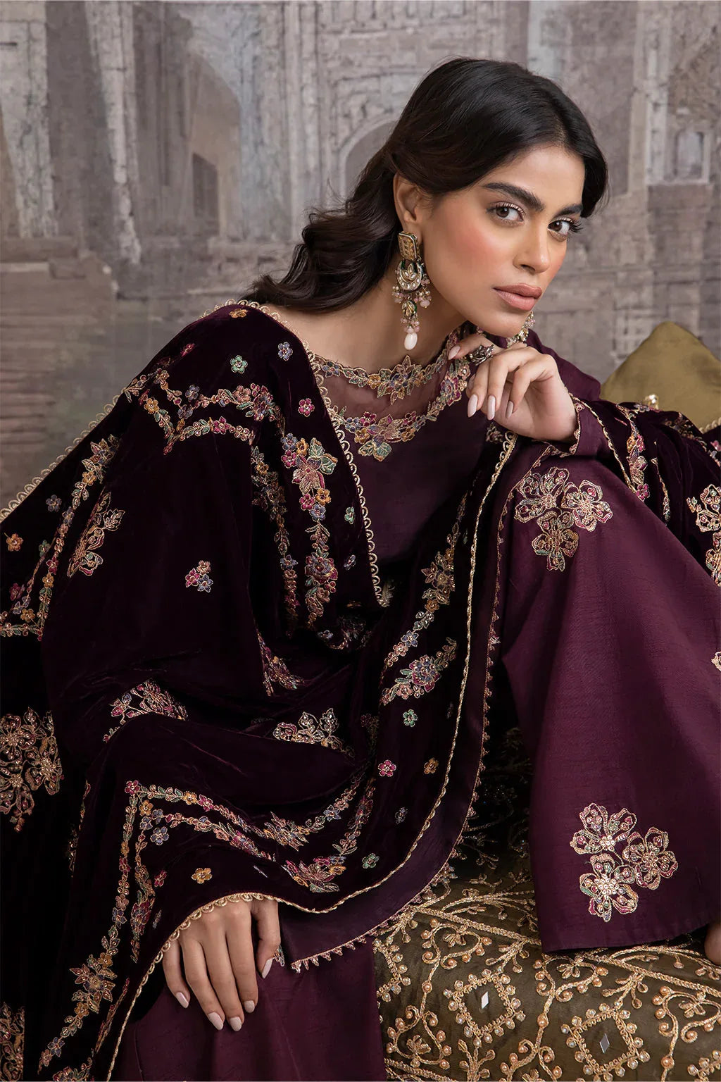 IZNIK | IV-32 ZARIN - Aqsa Fabrics