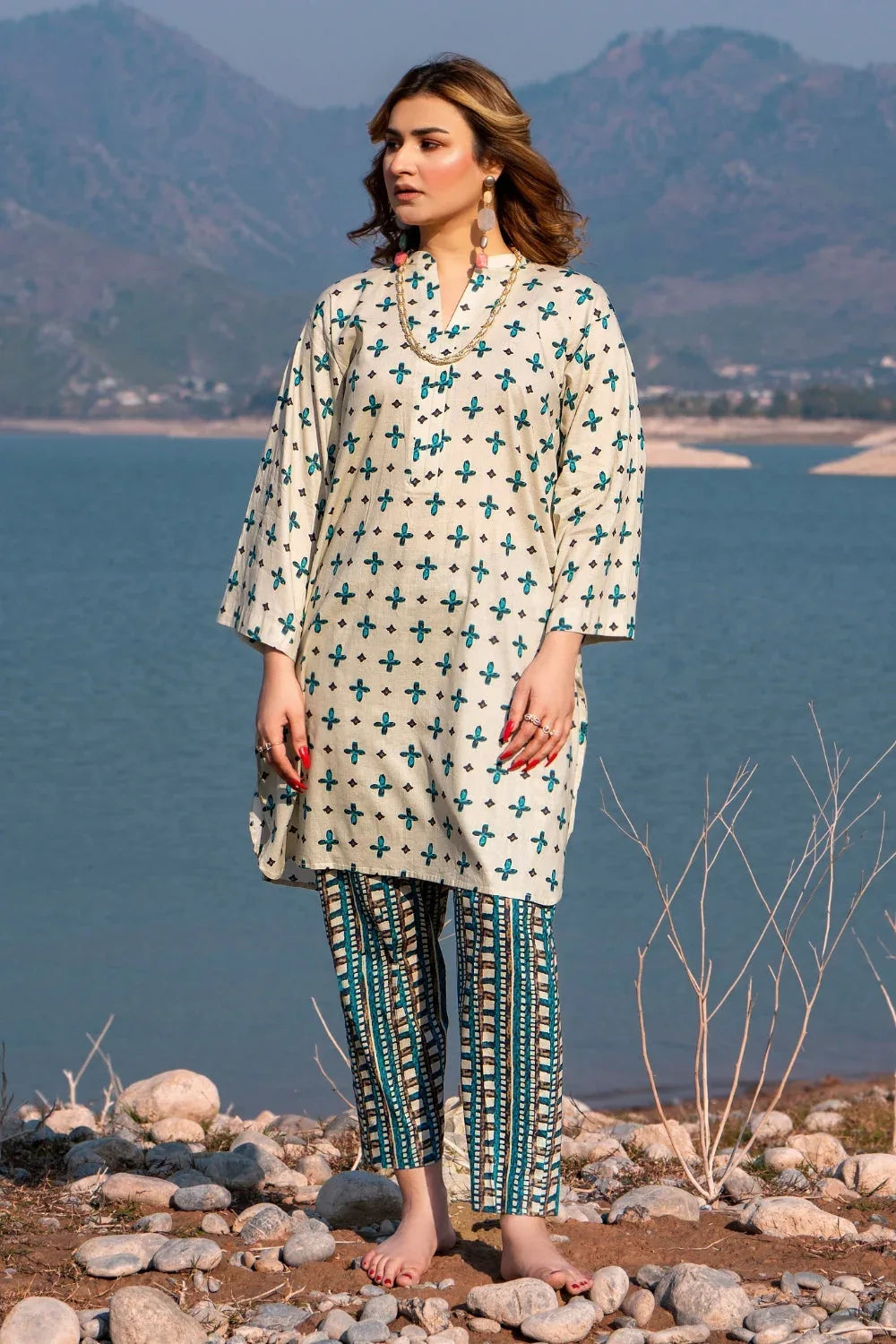 Ittehad | Embroidered Lawn | I-31 - Aqsa Fabrics