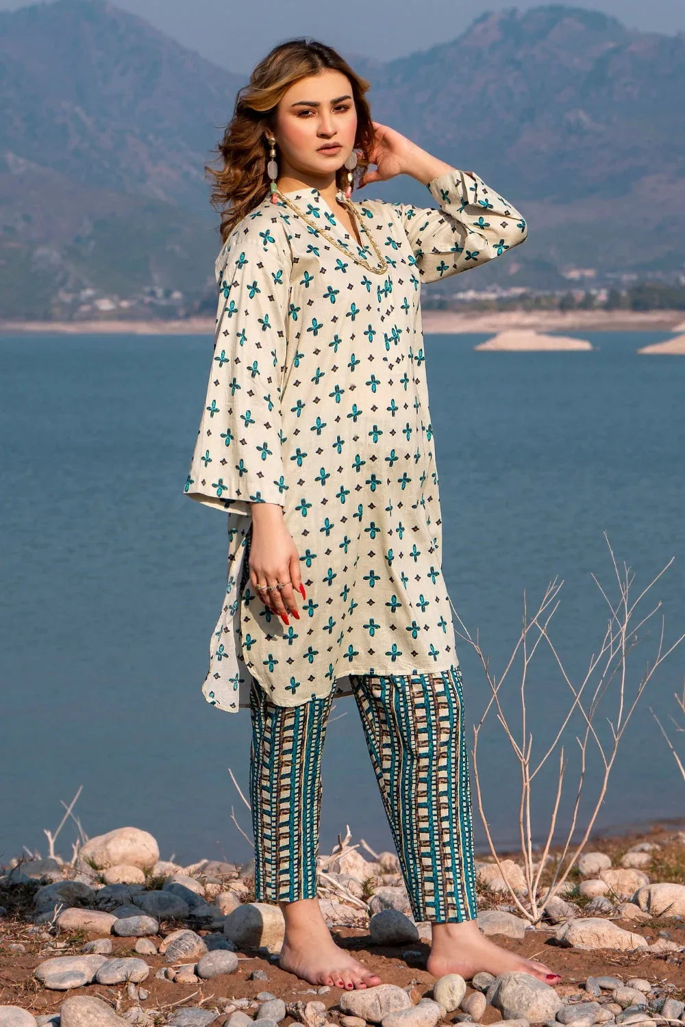 Ittehad | Embroidered Lawn | I-31 - Aqsa Fabrics